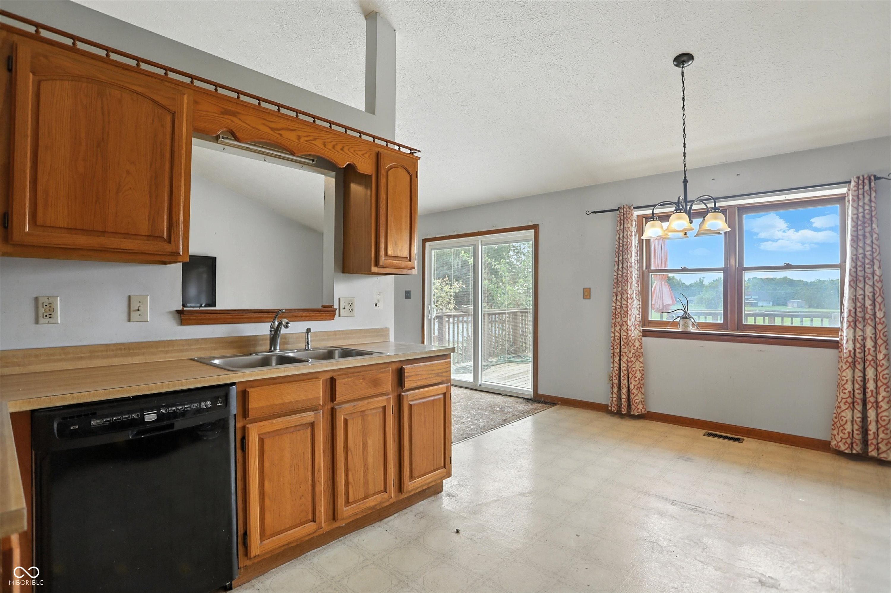 8163 N Frontage Road