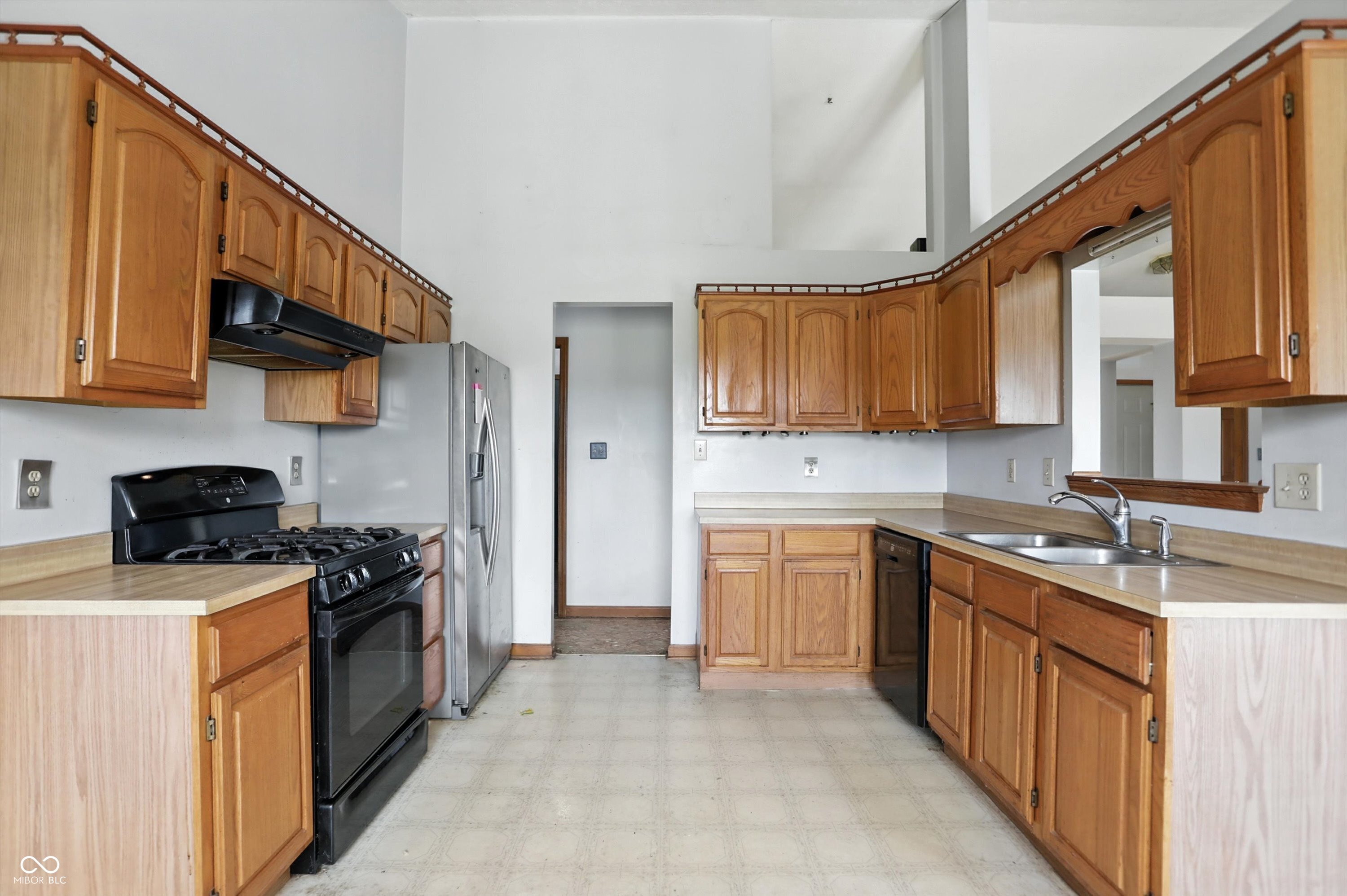 8163 N Frontage Road