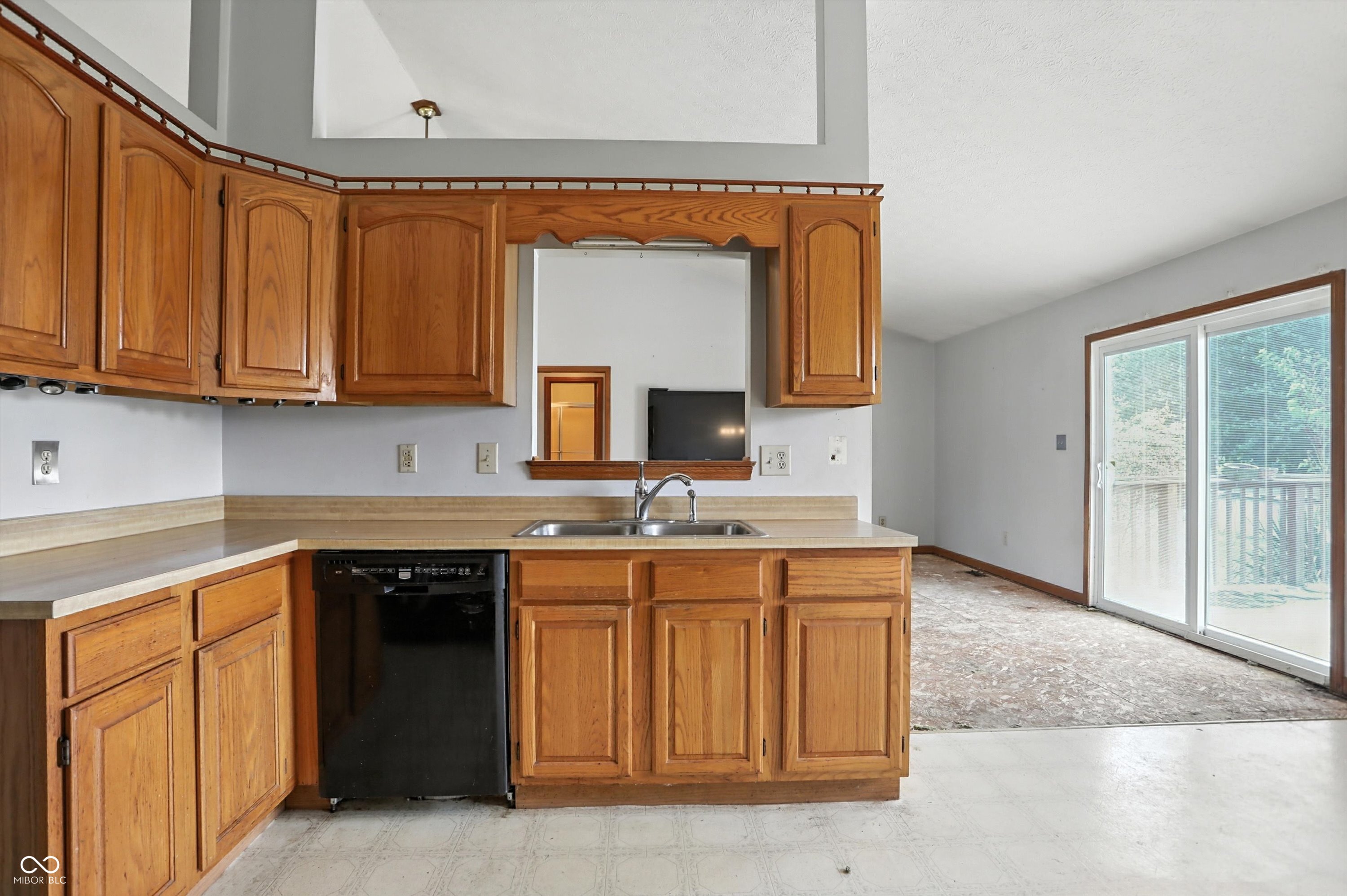 8163 N Frontage Road