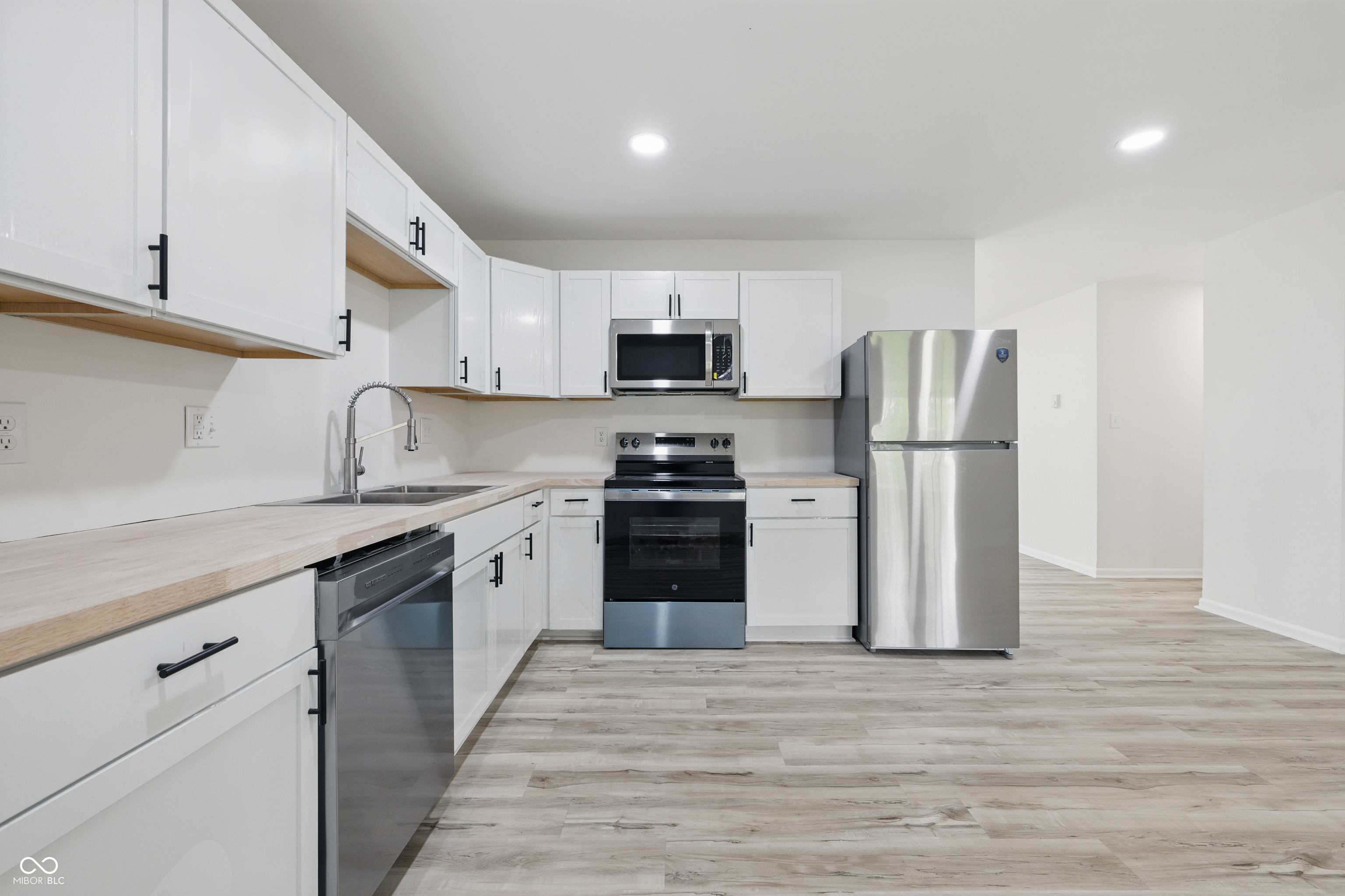 1116 Heatherwood Drive