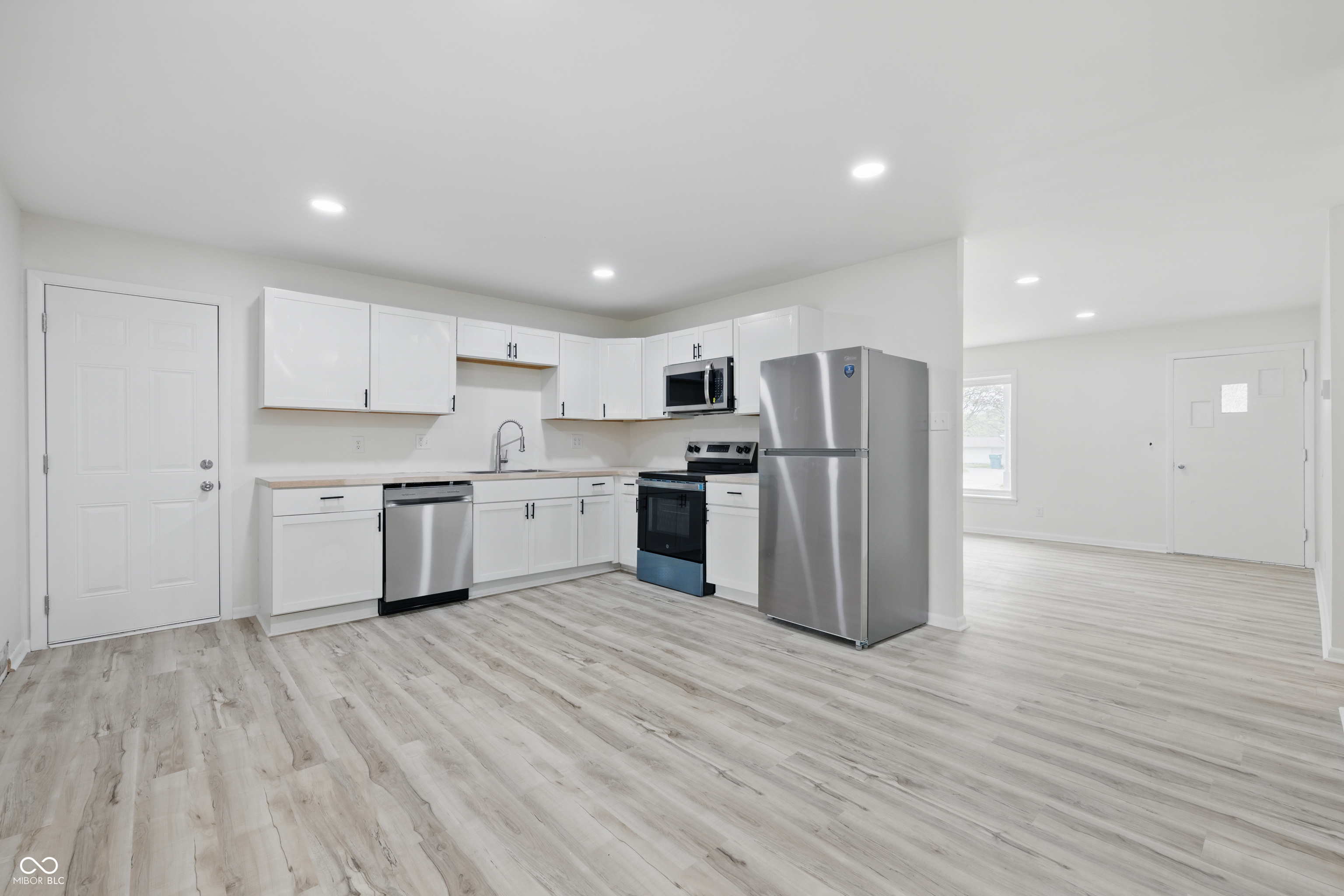 1116 Heatherwood Drive