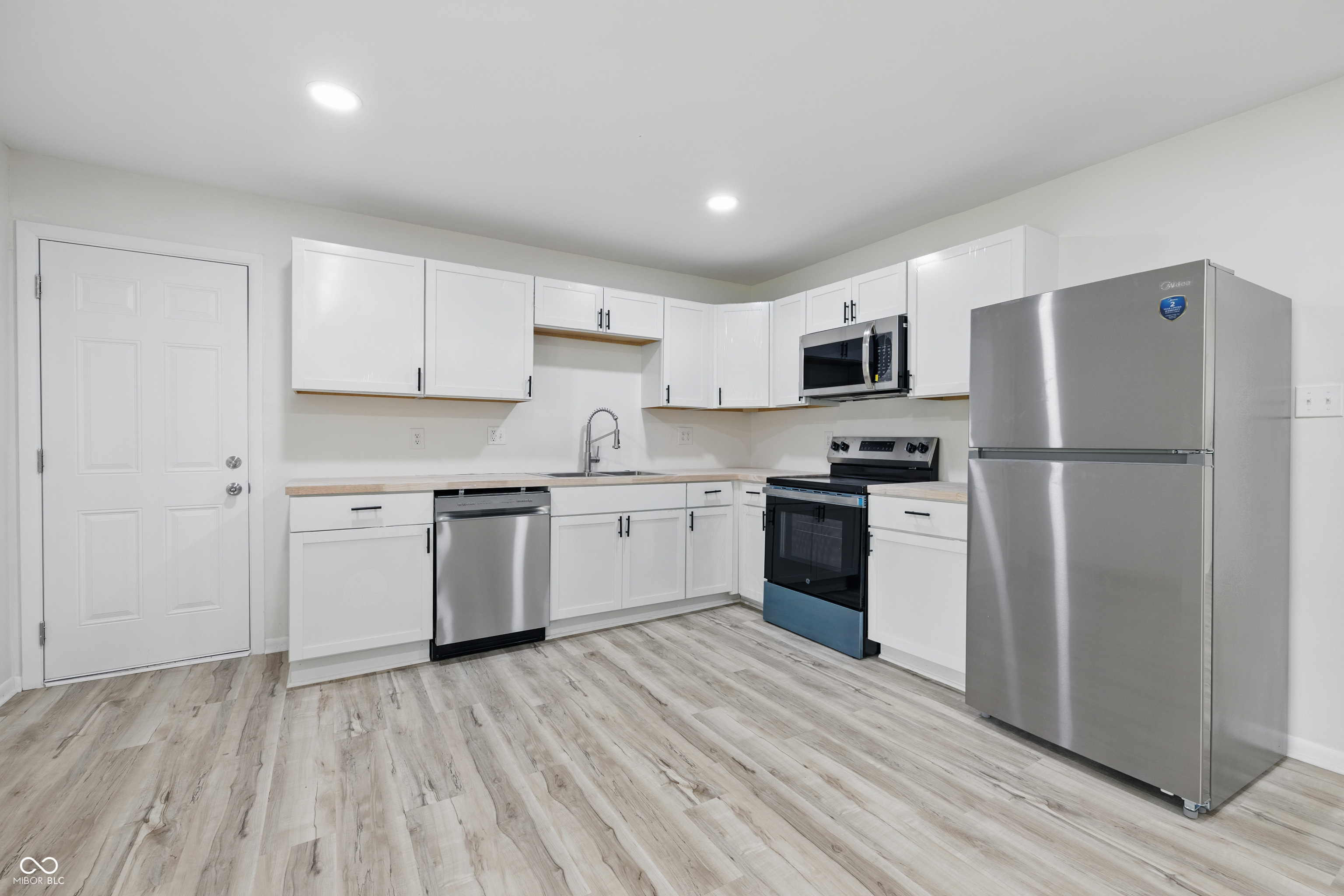 1116 Heatherwood Drive
