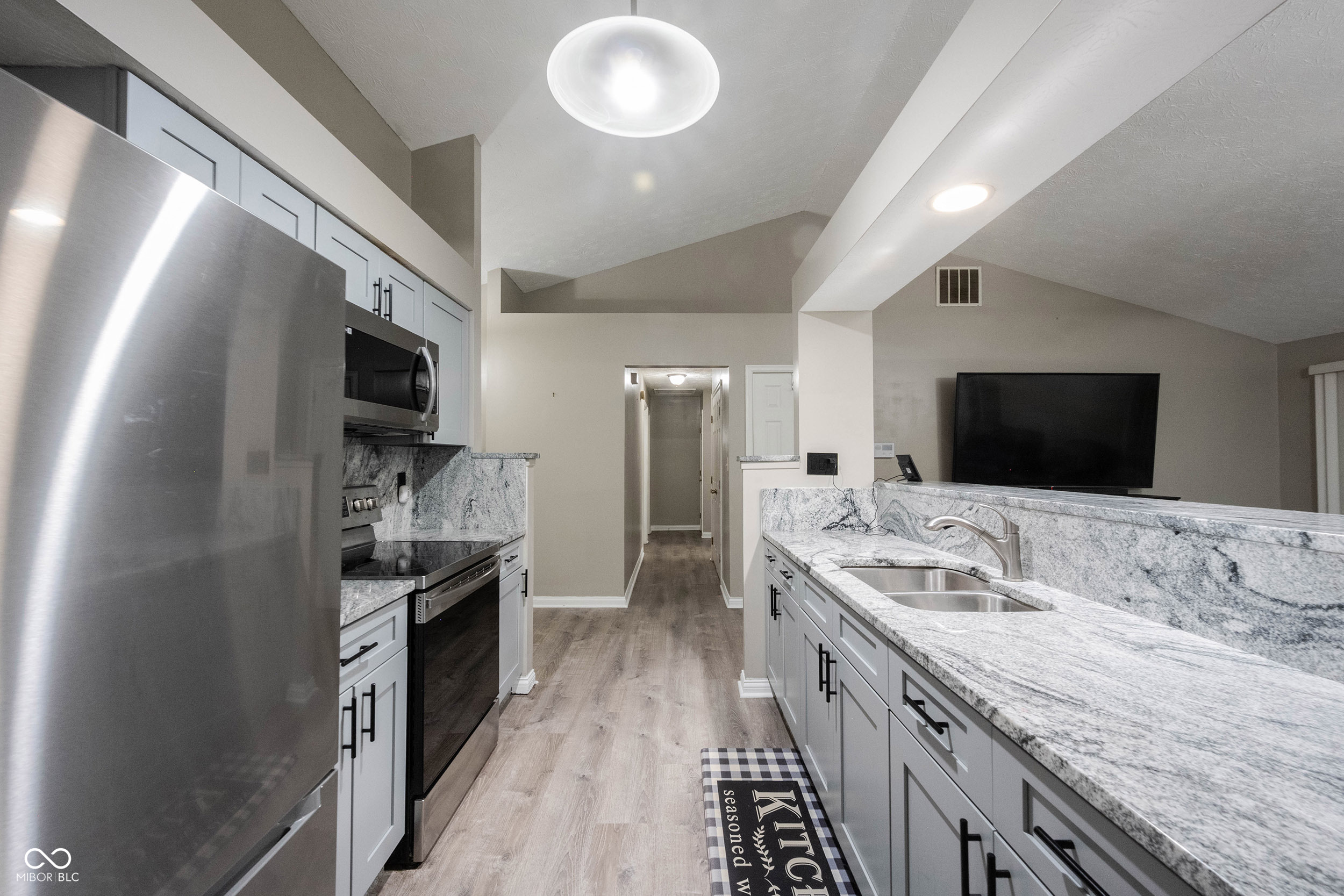 8066 Cardinal cove Drive E