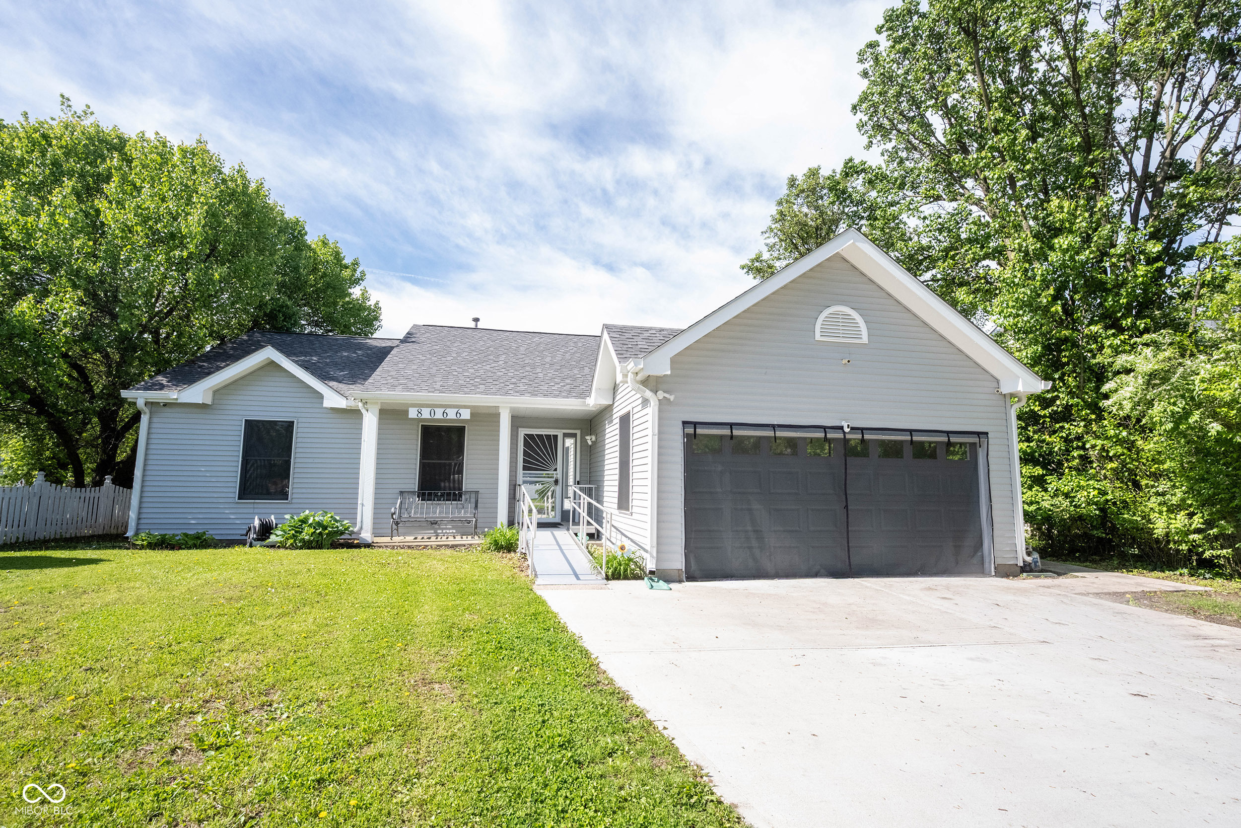 8066 Cardinal cove Drive E