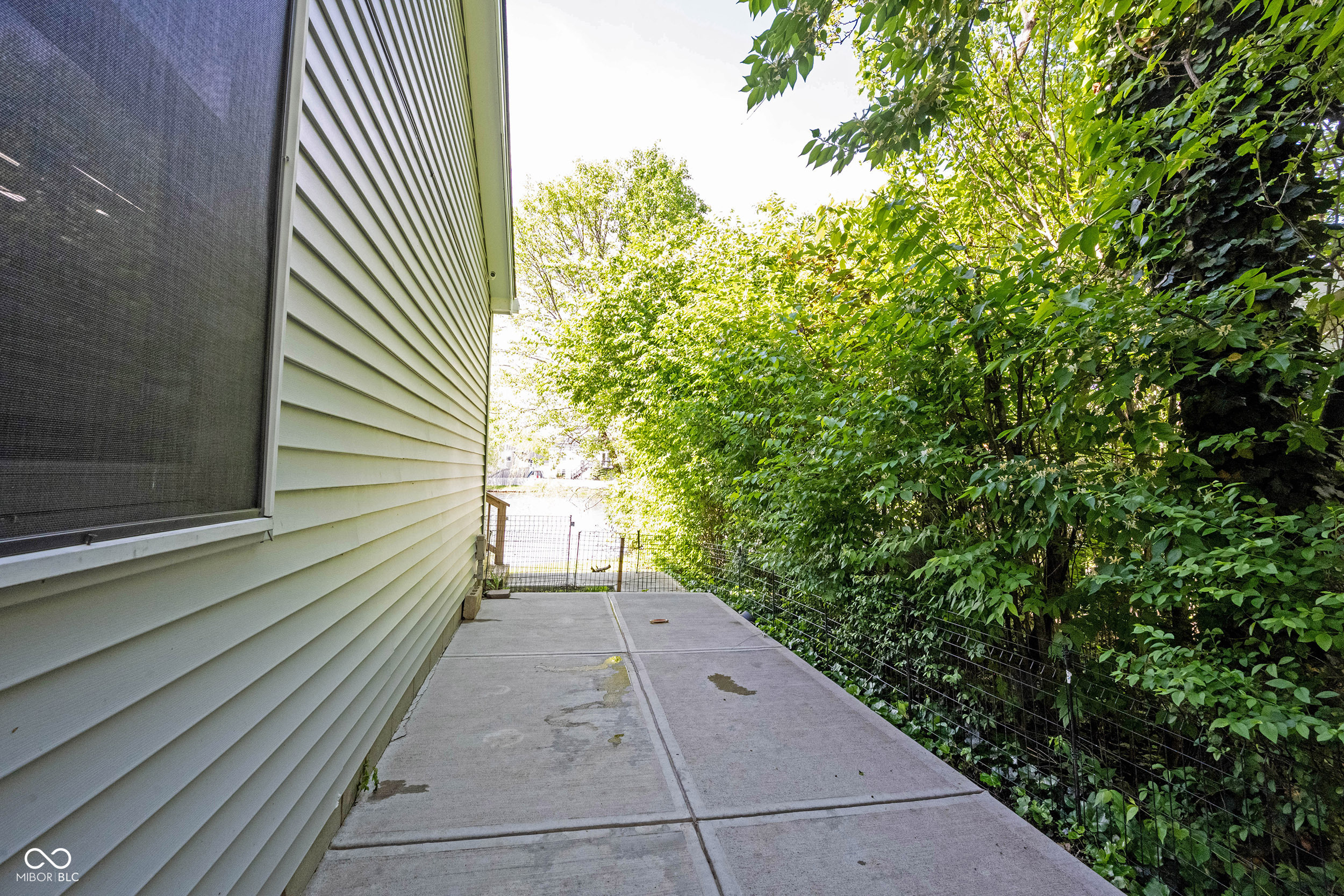 8066 Cardinal cove Drive E