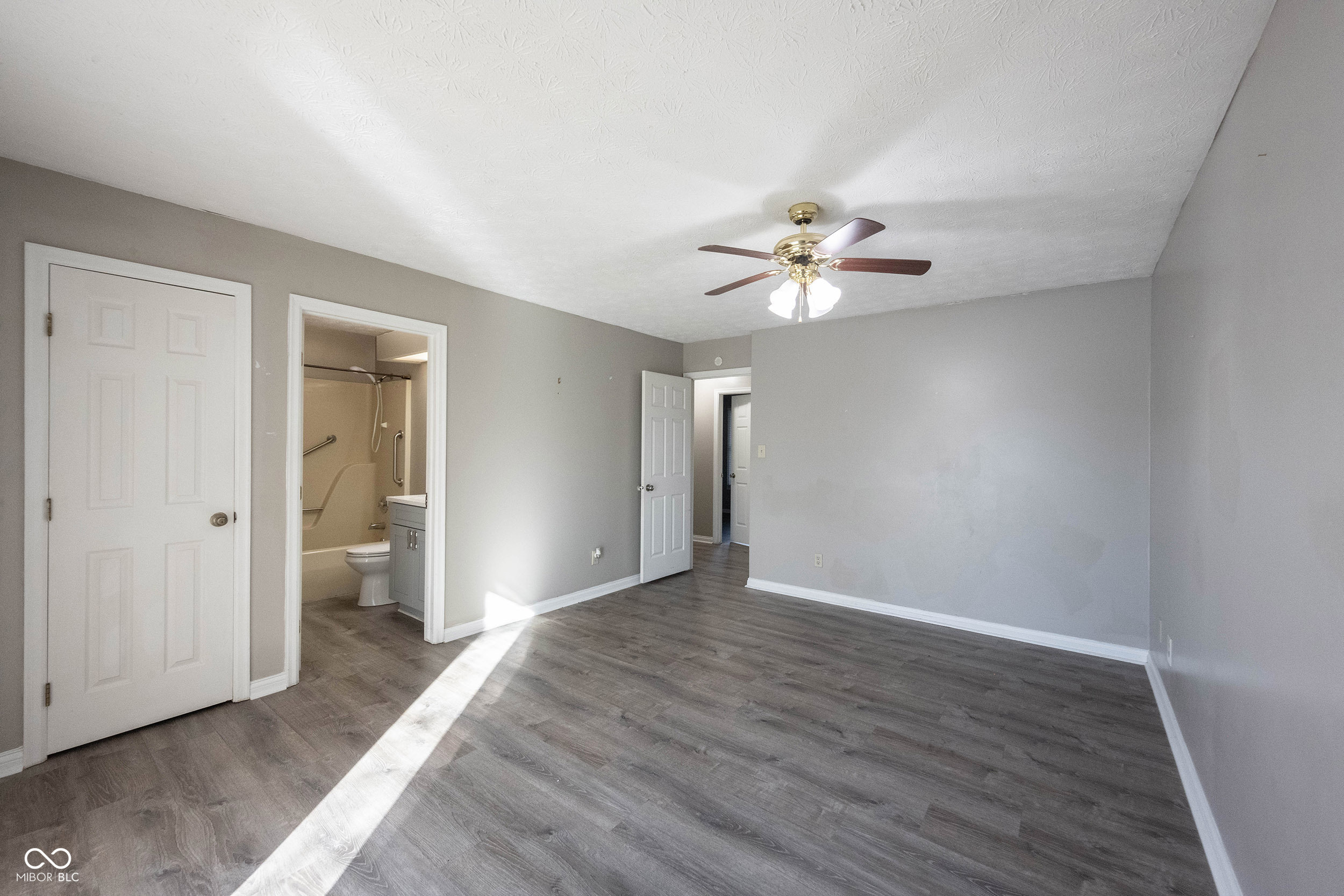 8066 Cardinal cove Drive E