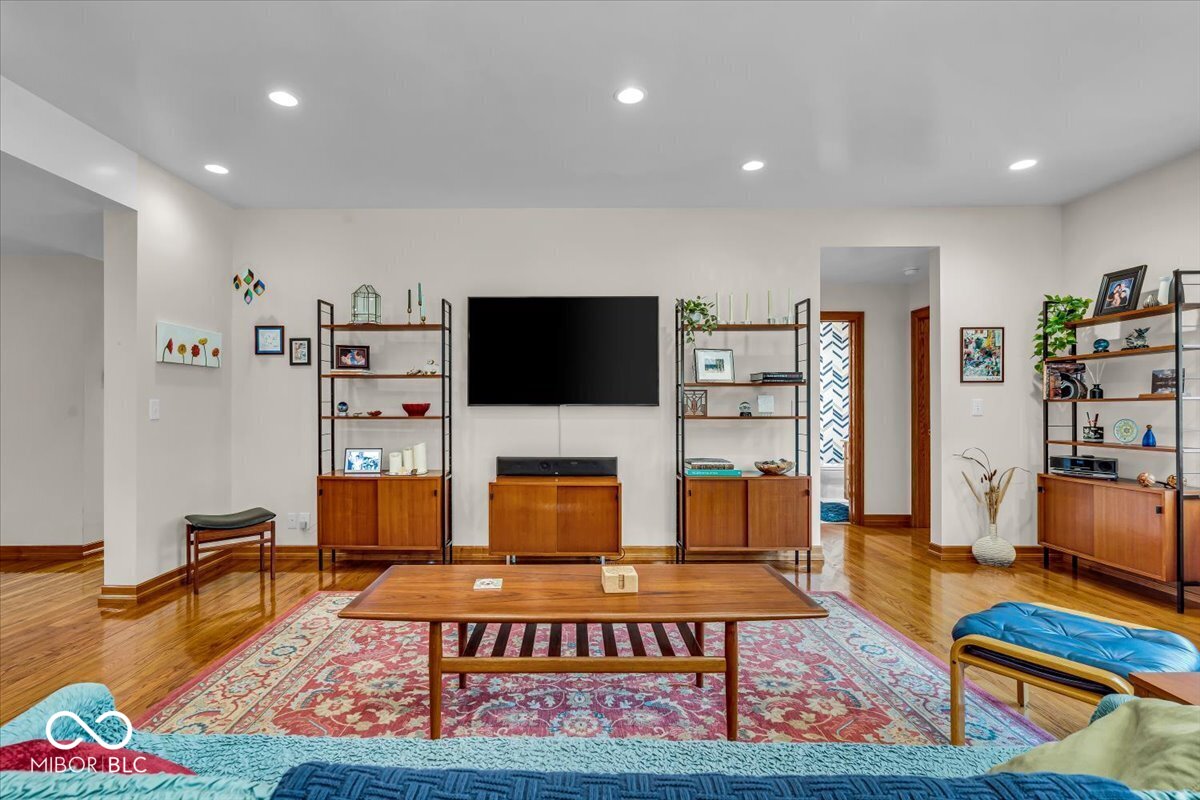 6465 Lawrence Drive