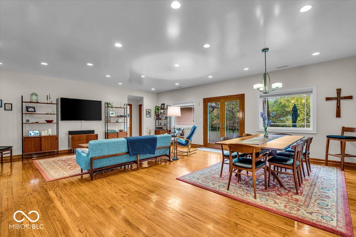 6465 Lawrence Drive