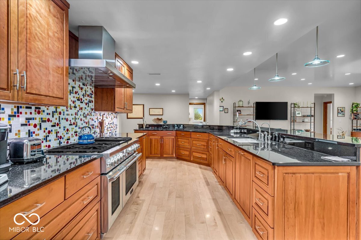 6465 Lawrence Drive