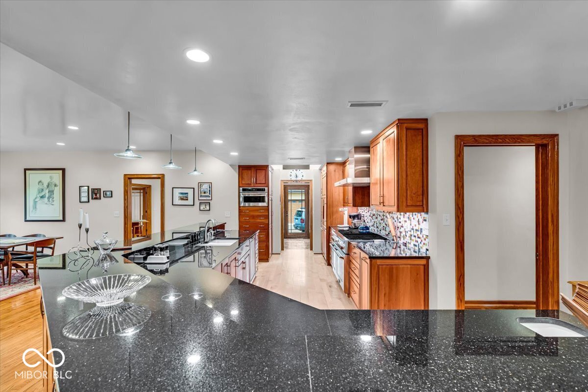 6465 Lawrence Drive