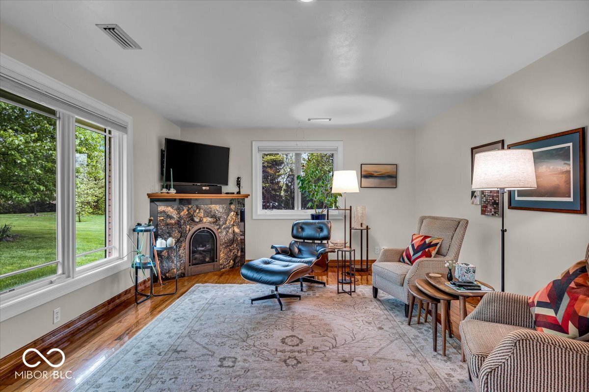 6465 Lawrence Drive