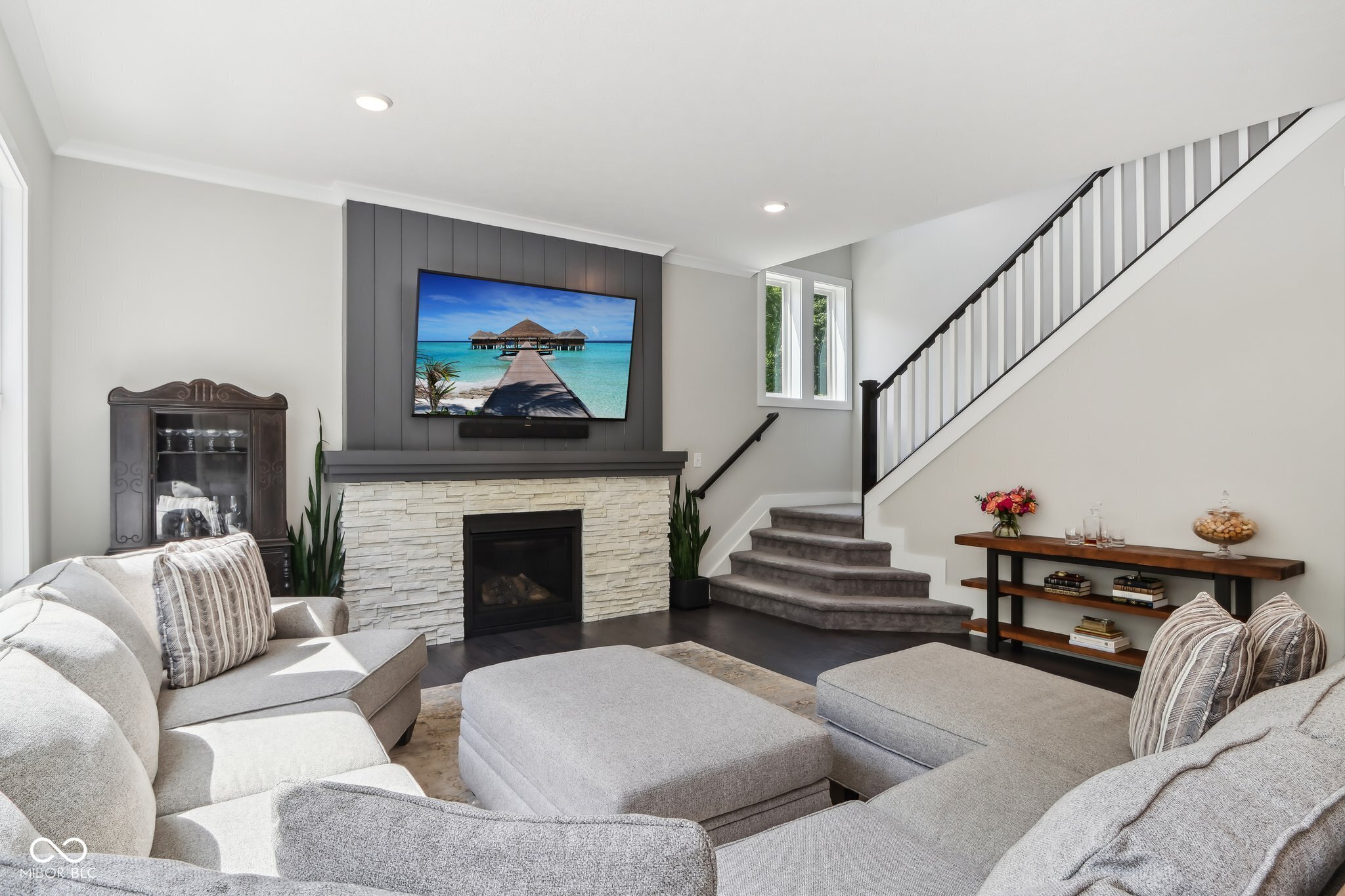 9155 Kerwood Drive