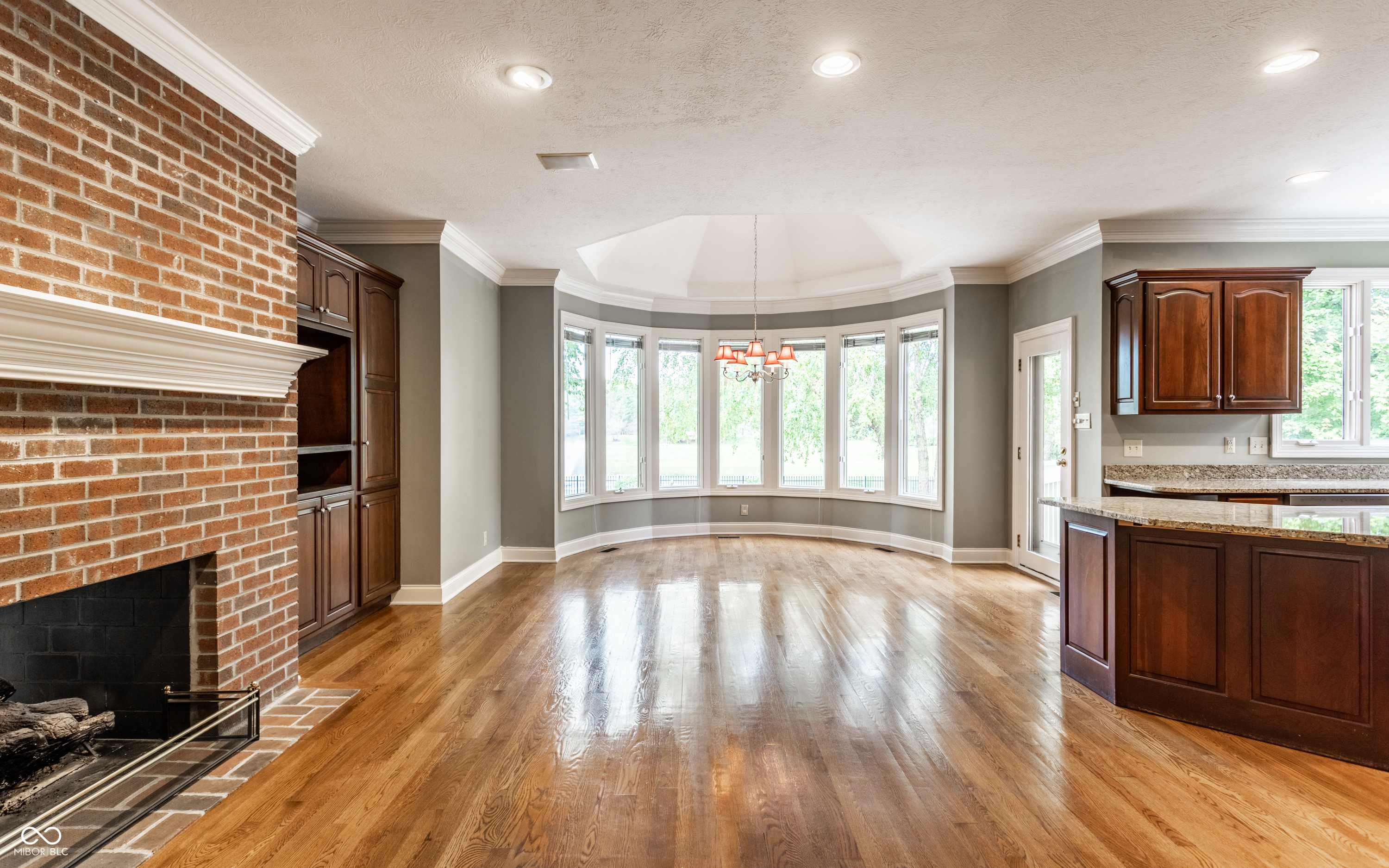 10554 Hyde Park