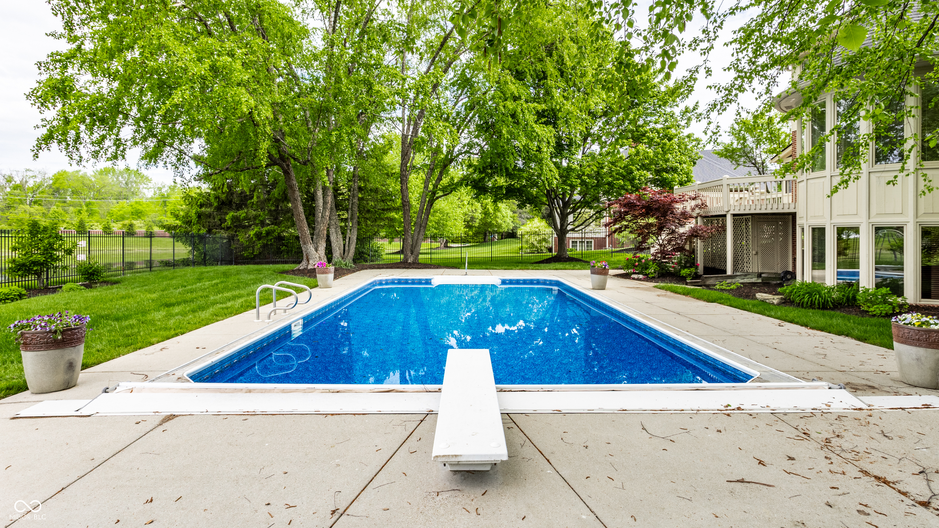 10554 Hyde Park