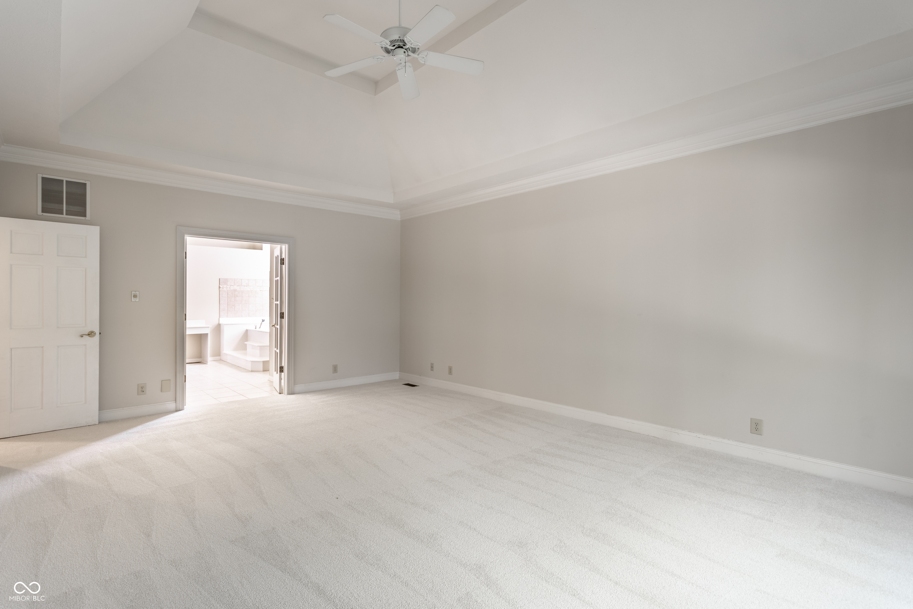 10554 Hyde Park