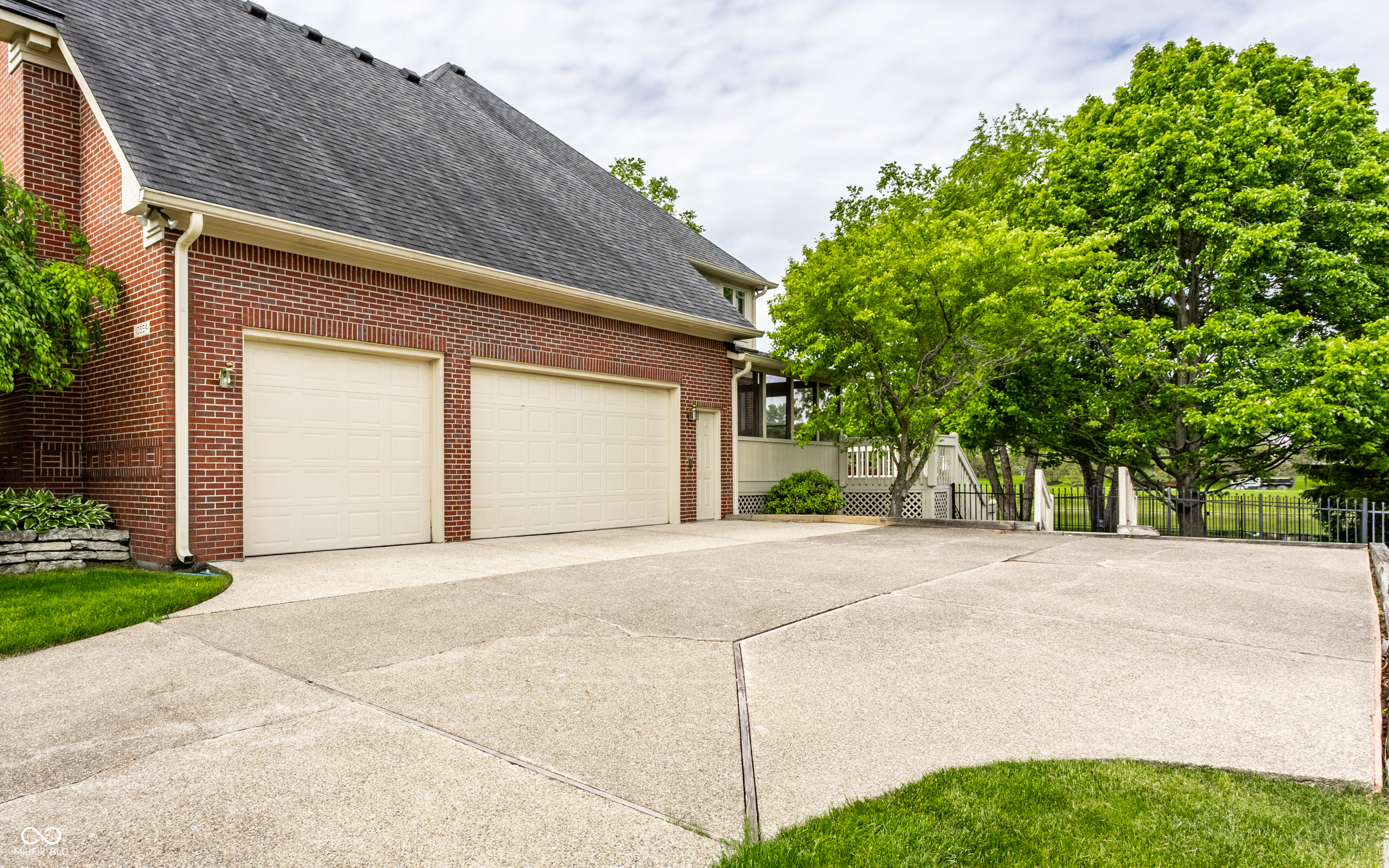10554 Hyde Park