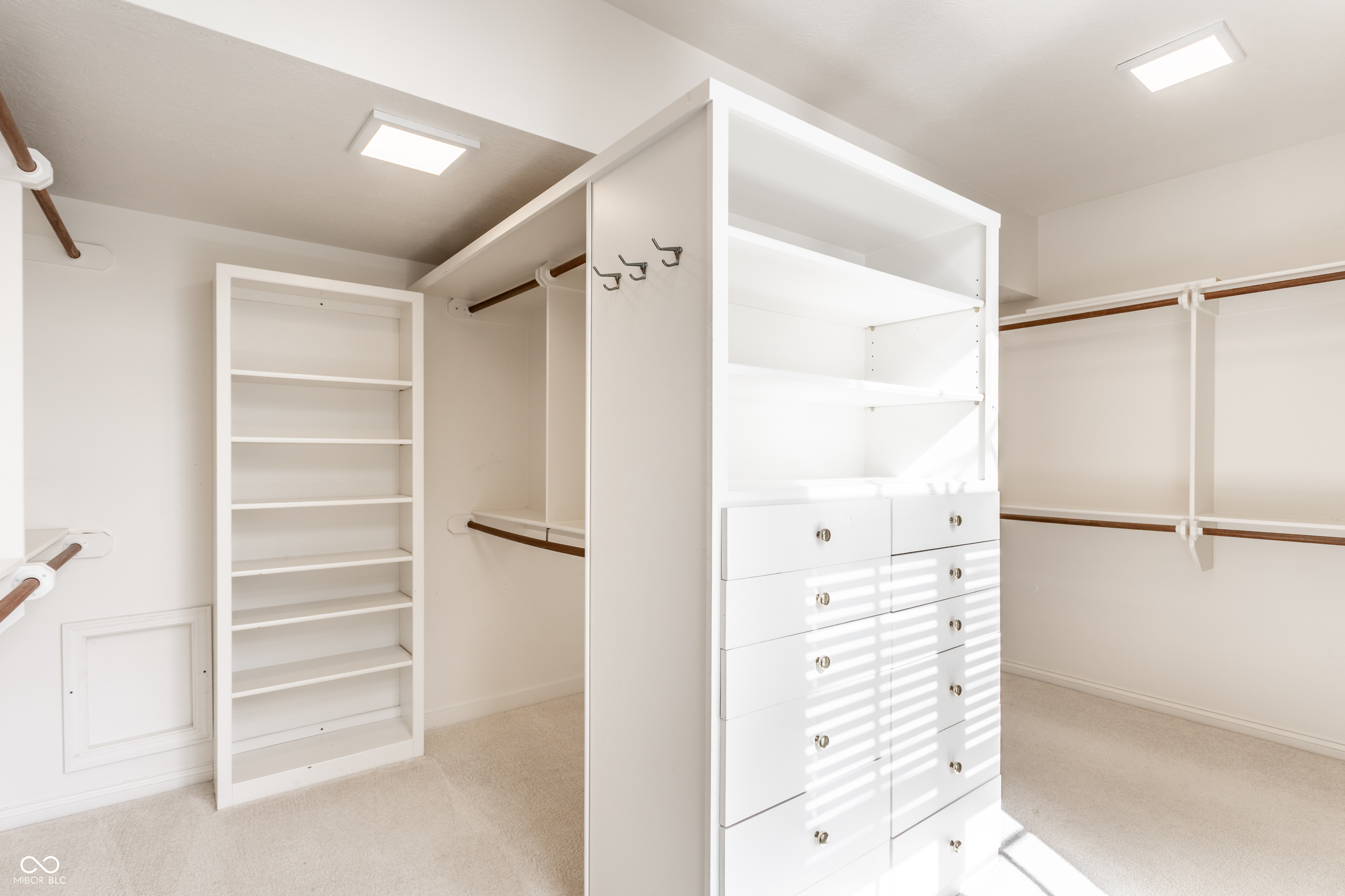 10554 Hyde Park