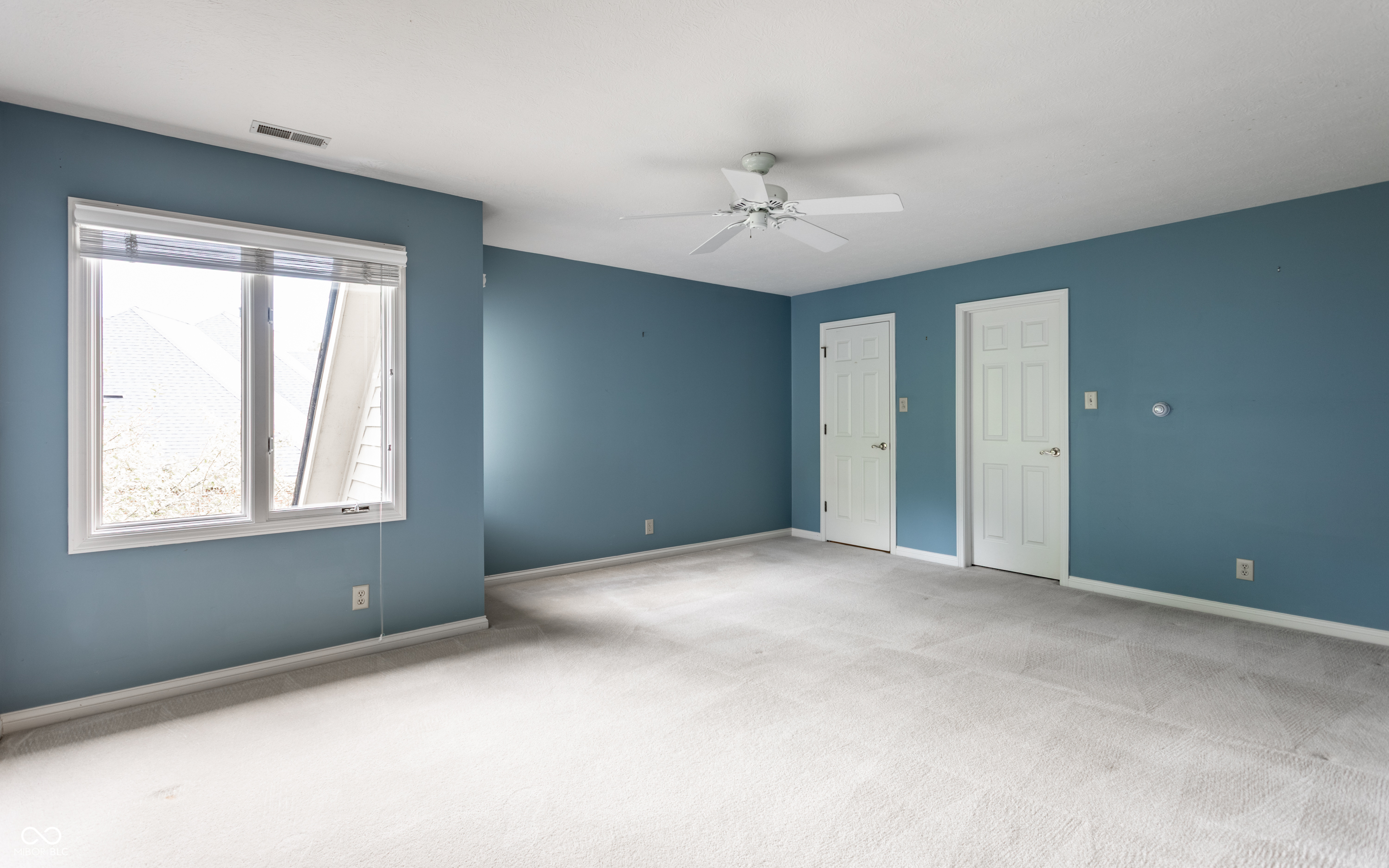 10554 Hyde Park