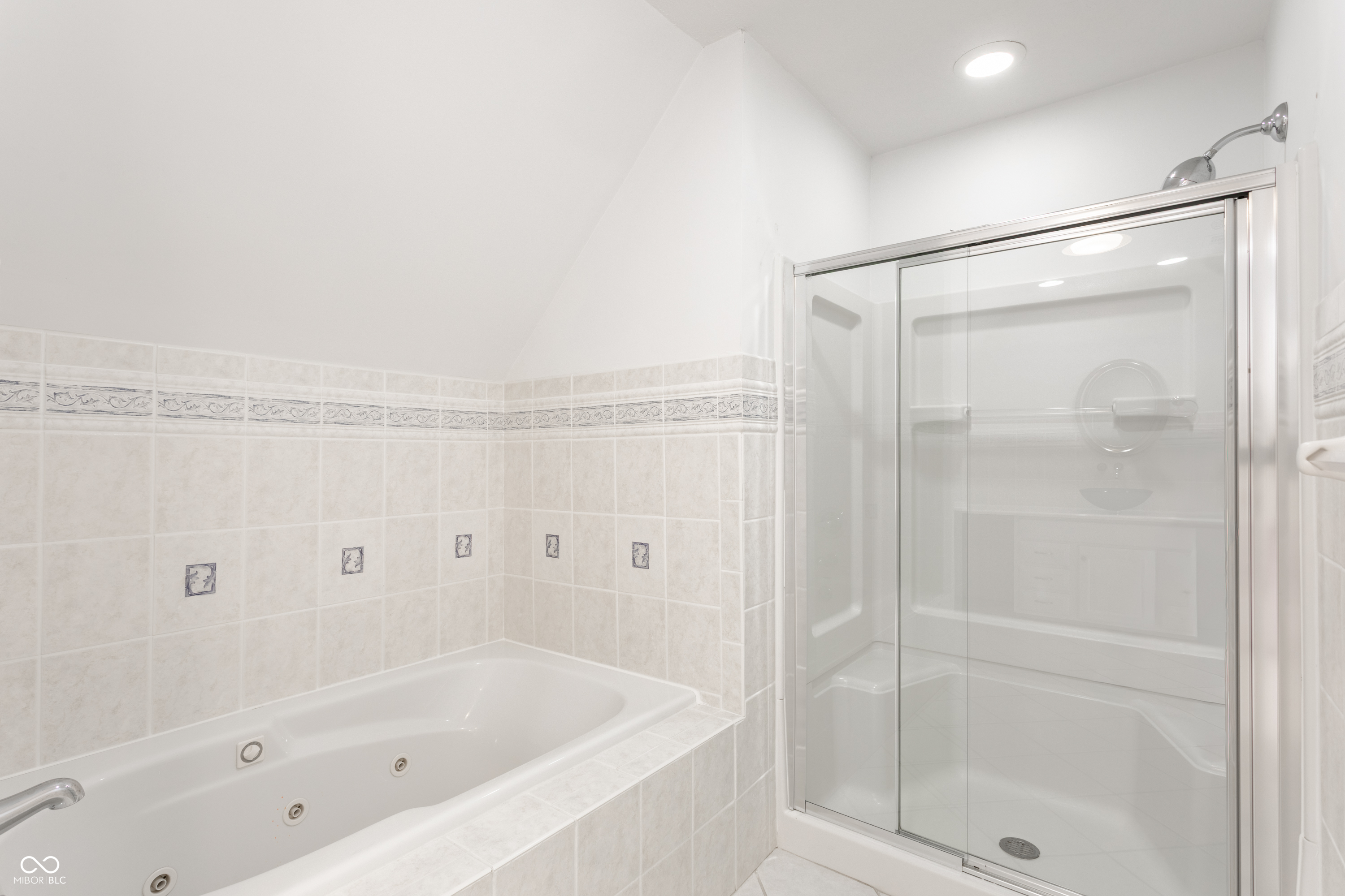 10554 Hyde Park