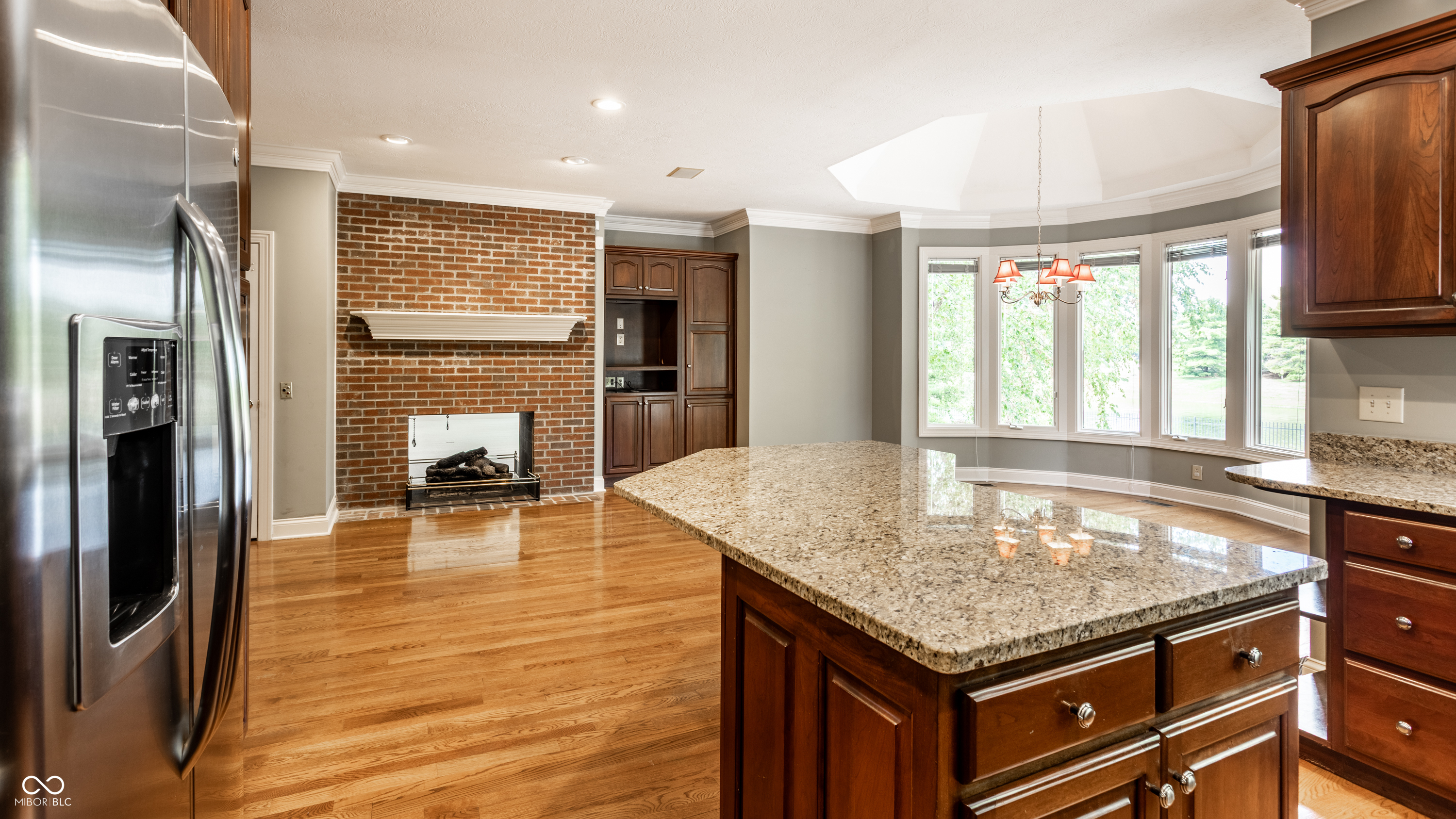 10554 Hyde Park