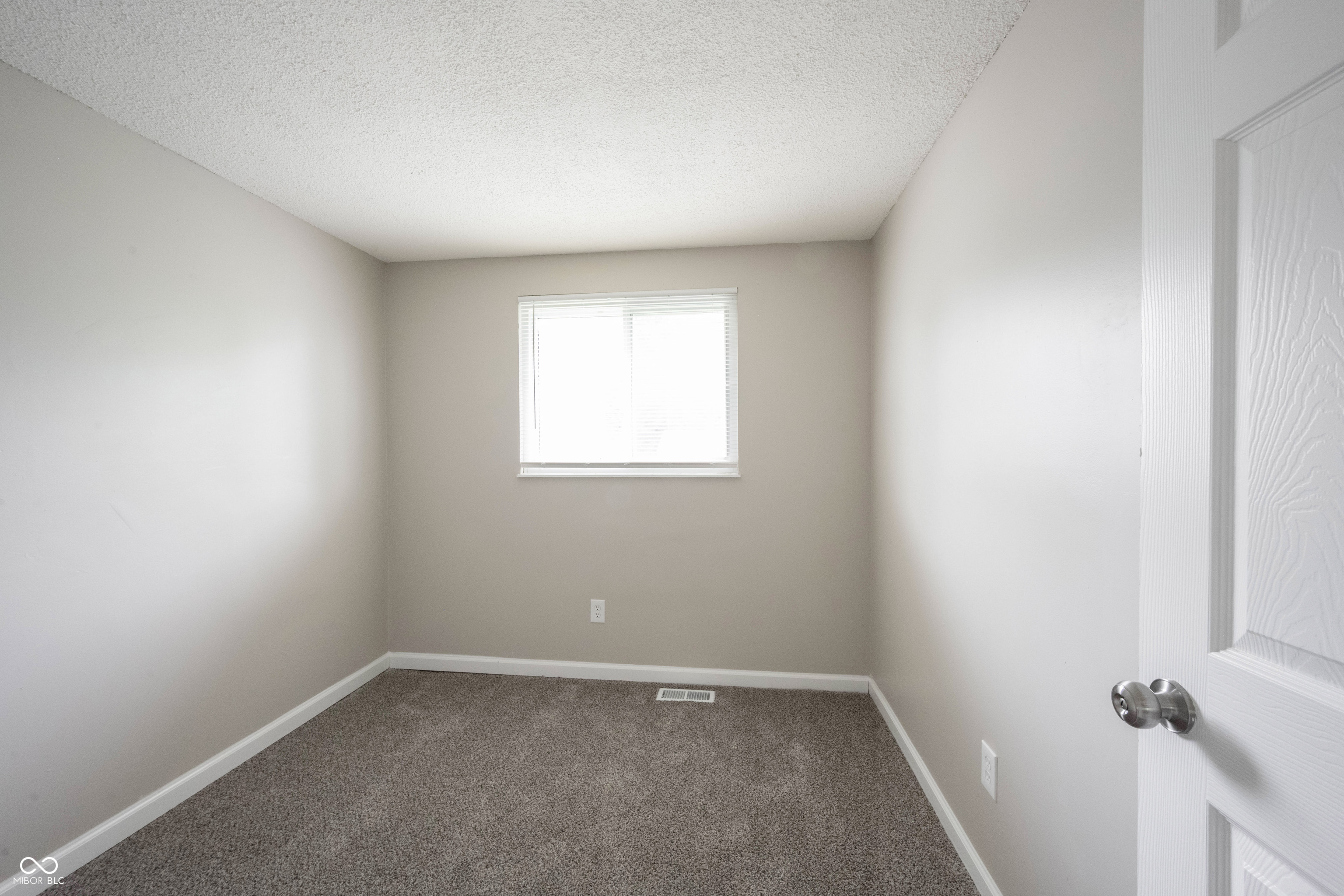 2740 Pawnee Drive