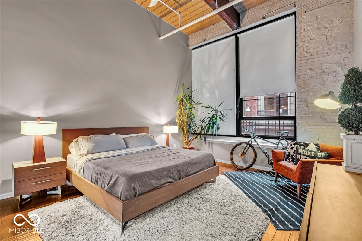 630 N College Avenue Unit: 105