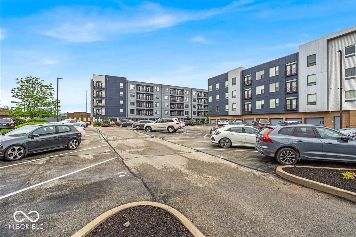 630 N College Avenue Unit: 105
