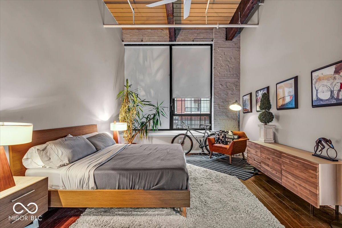 630 N College Avenue Unit: 105