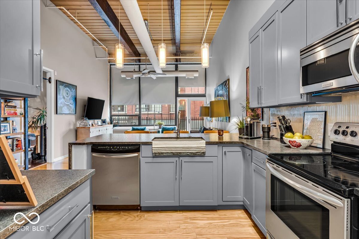 630 N College Avenue Unit: 105