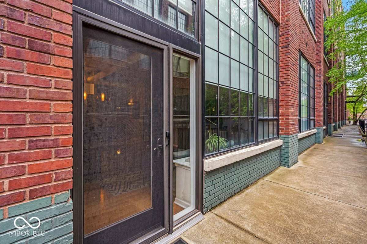630 N College Avenue Unit: 105