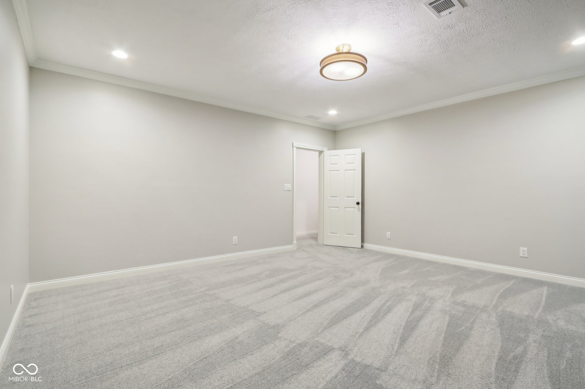 5786 E Fall Creek Pkwy N Drive