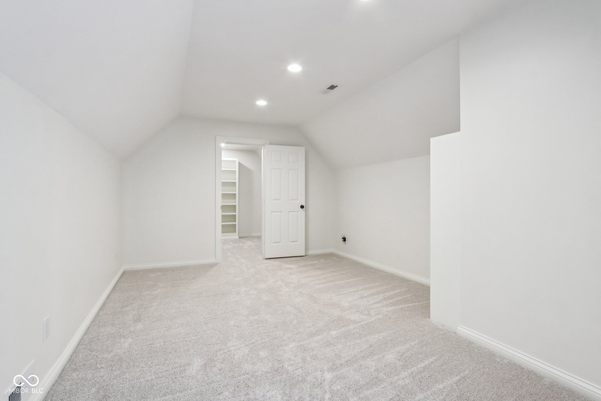 5786 E Fall Creek Pkwy N Drive