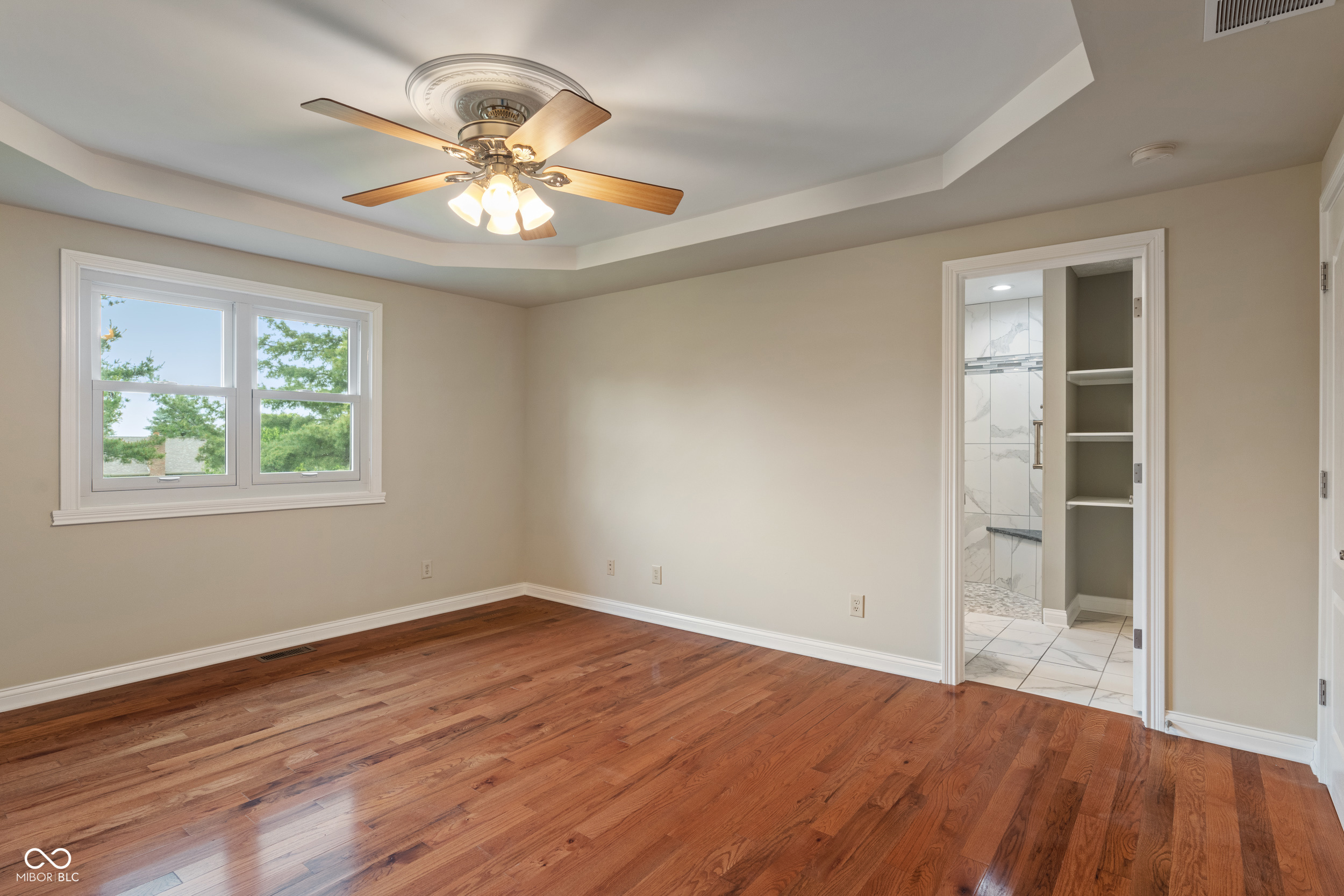 2422 Oak Drive