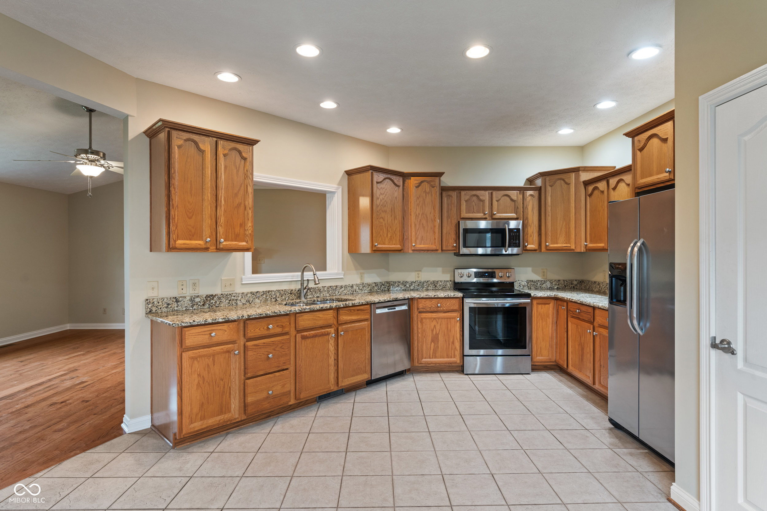 2422 Oak Drive