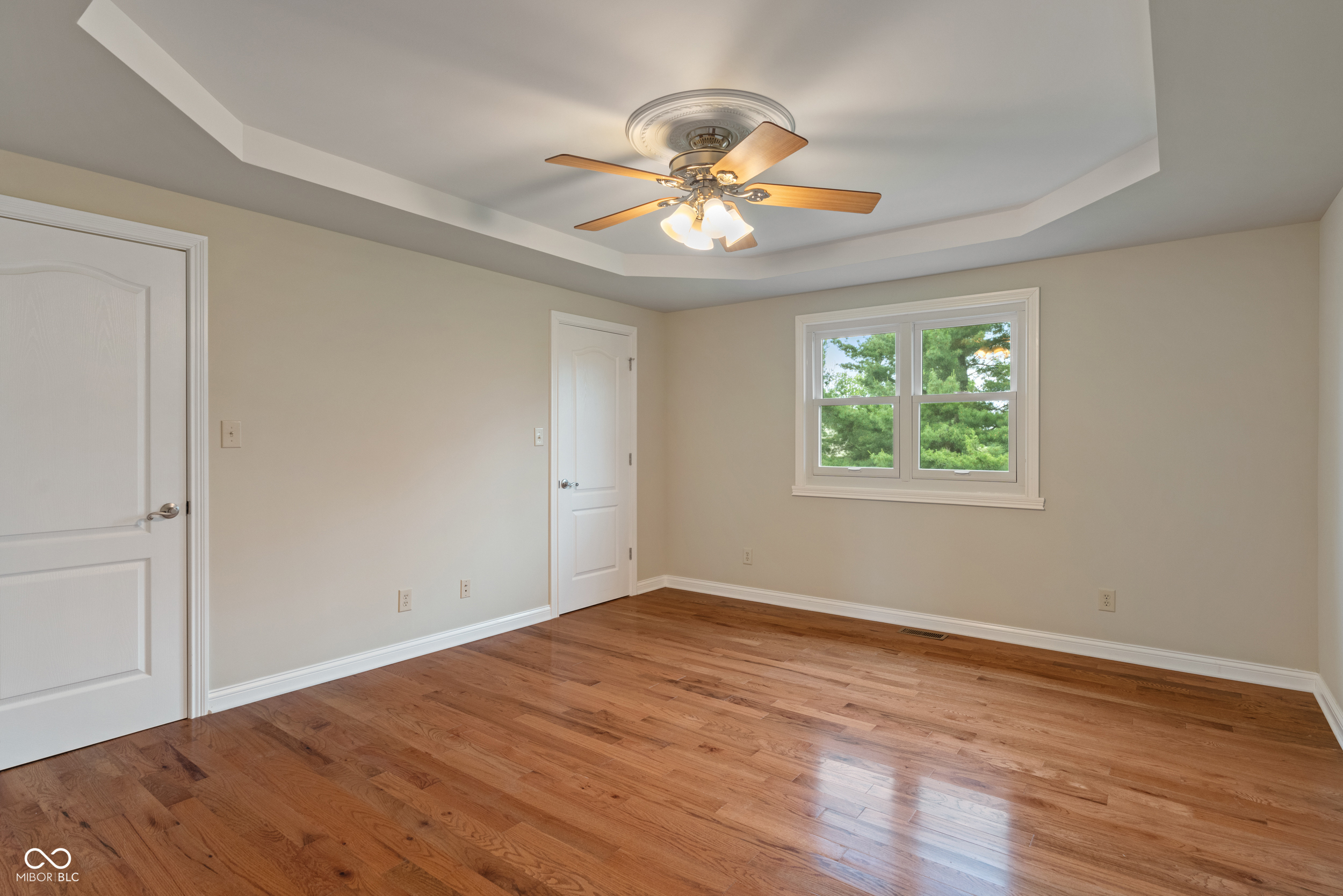 2422 Oak Drive