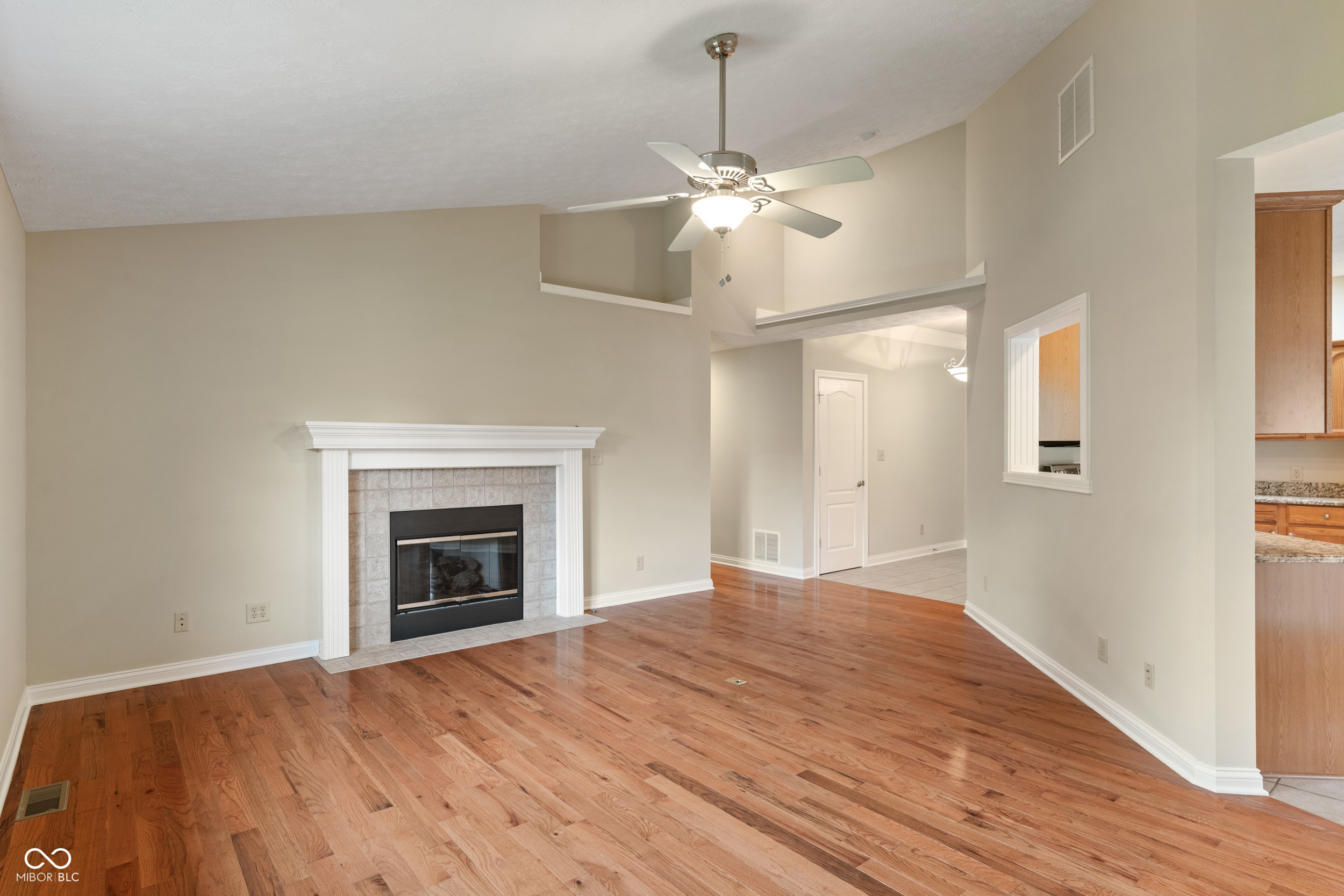 2422 Oak Drive
