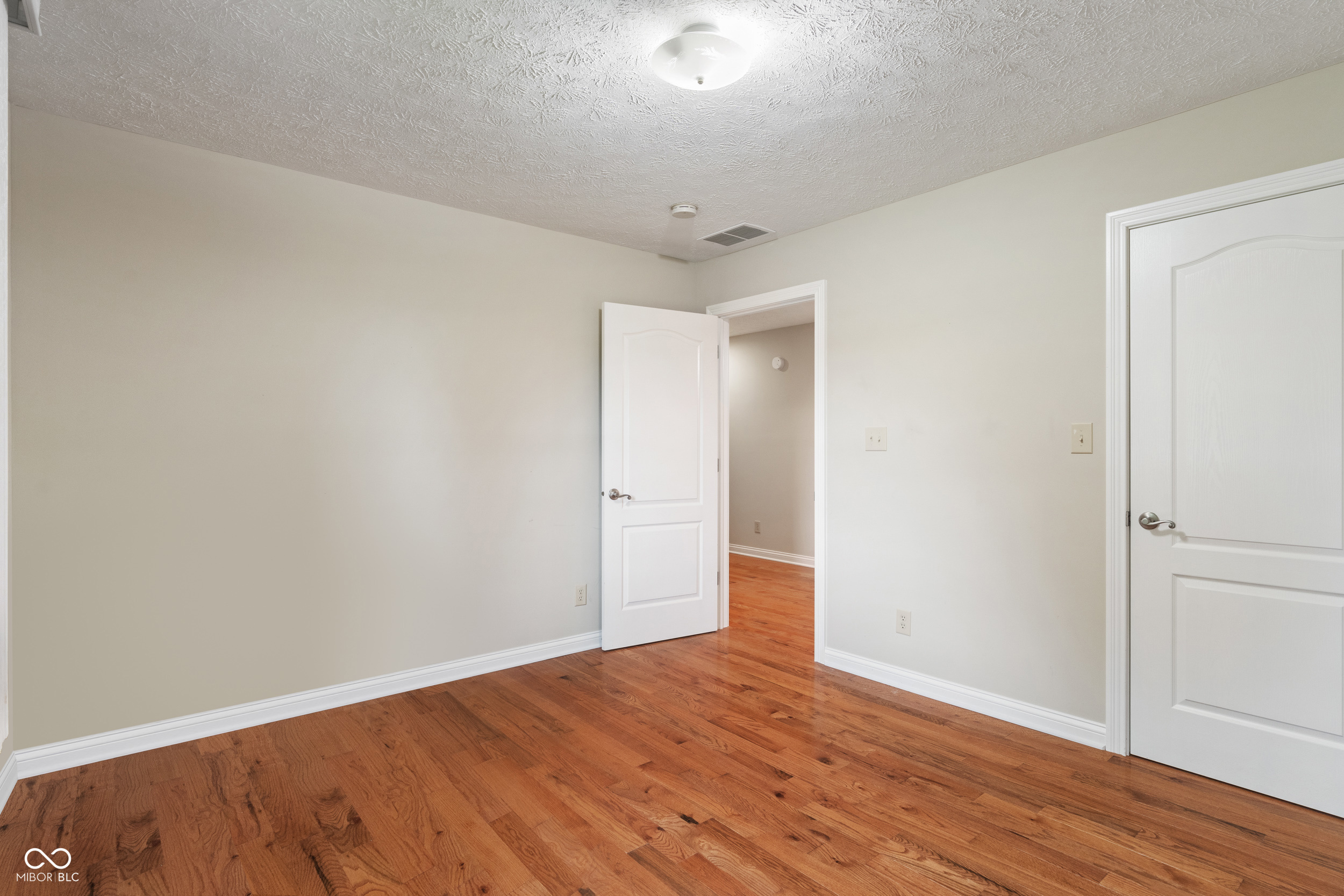 2422 Oak Drive