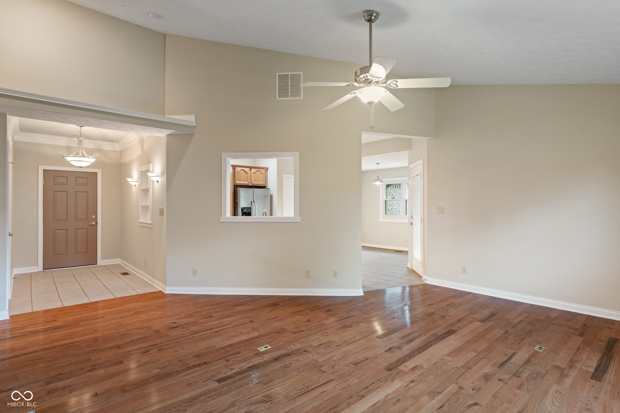 2422 Oak Drive