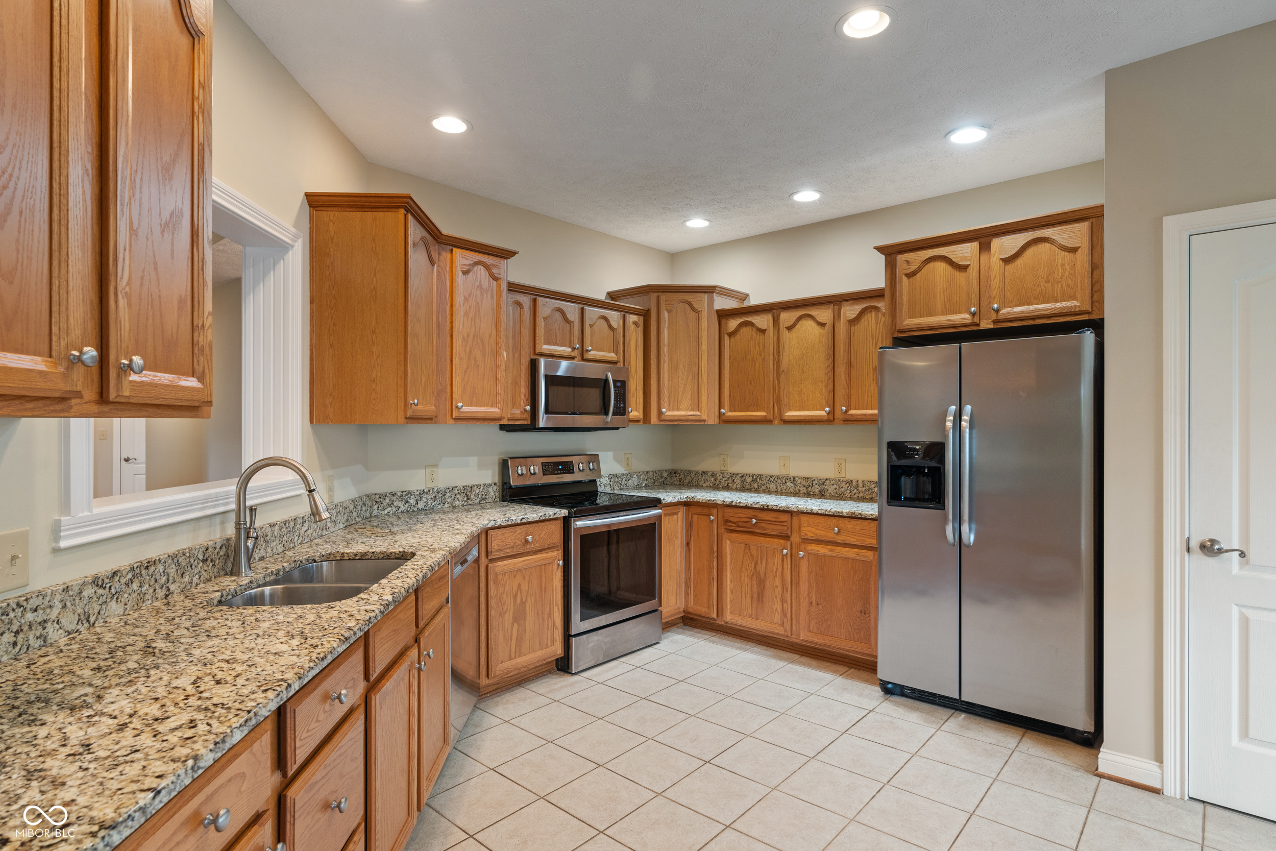 2422 Oak Drive