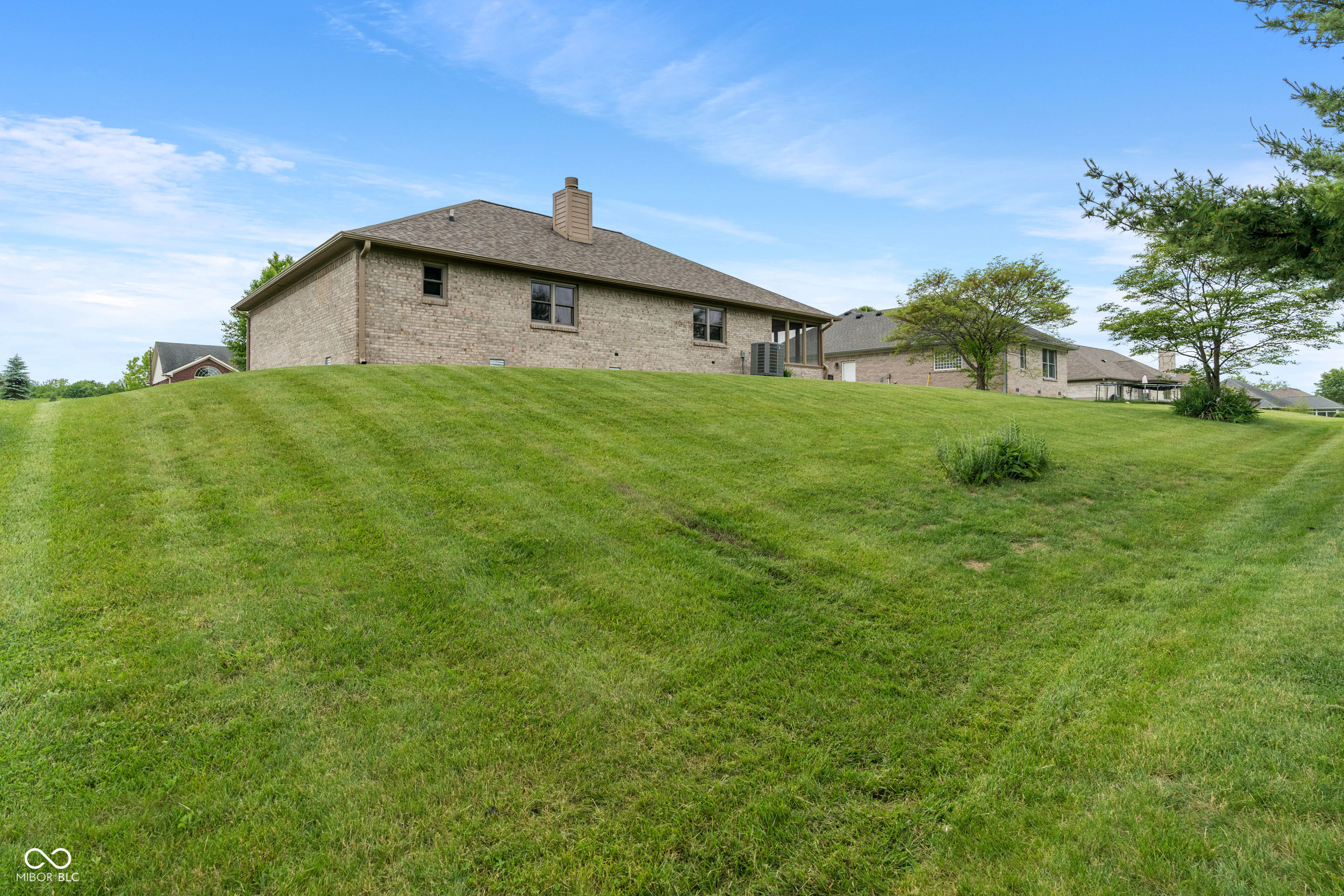 2422 Oak Drive