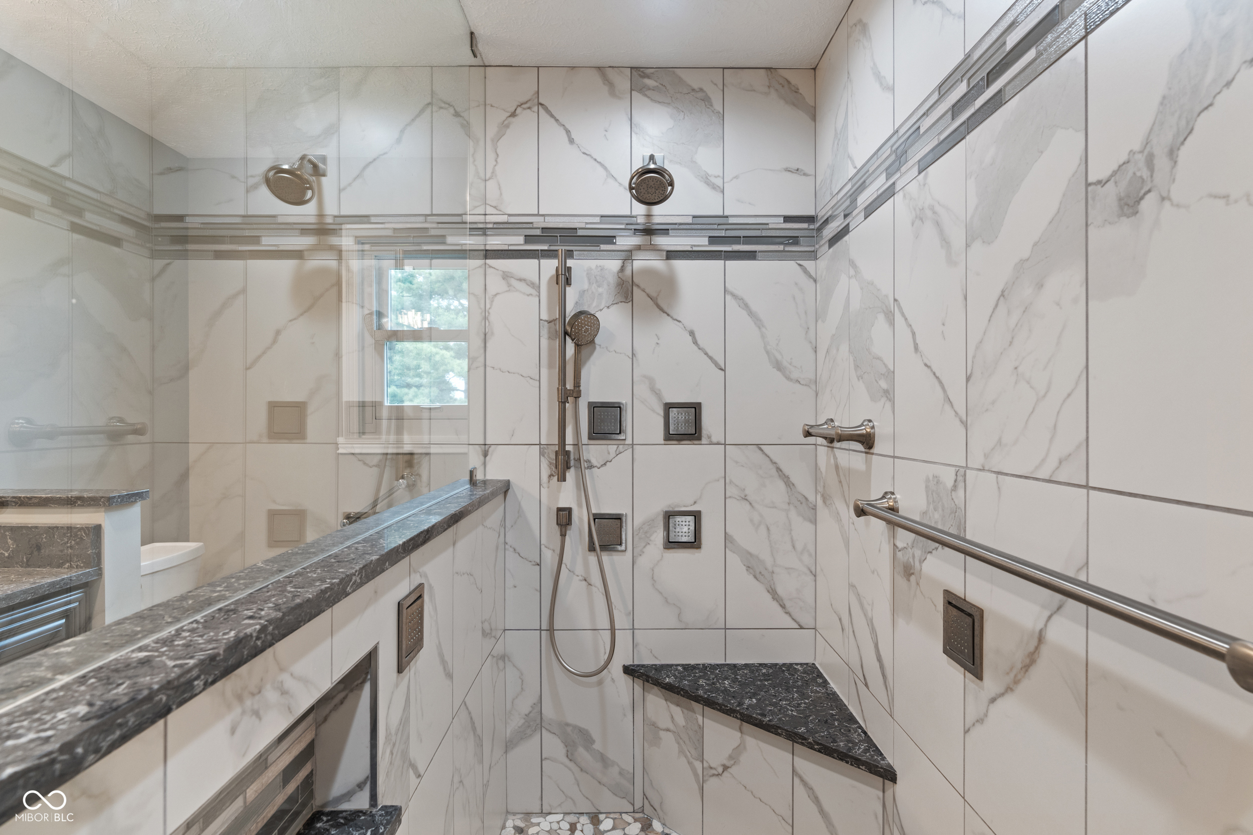 2422 Oak Drive