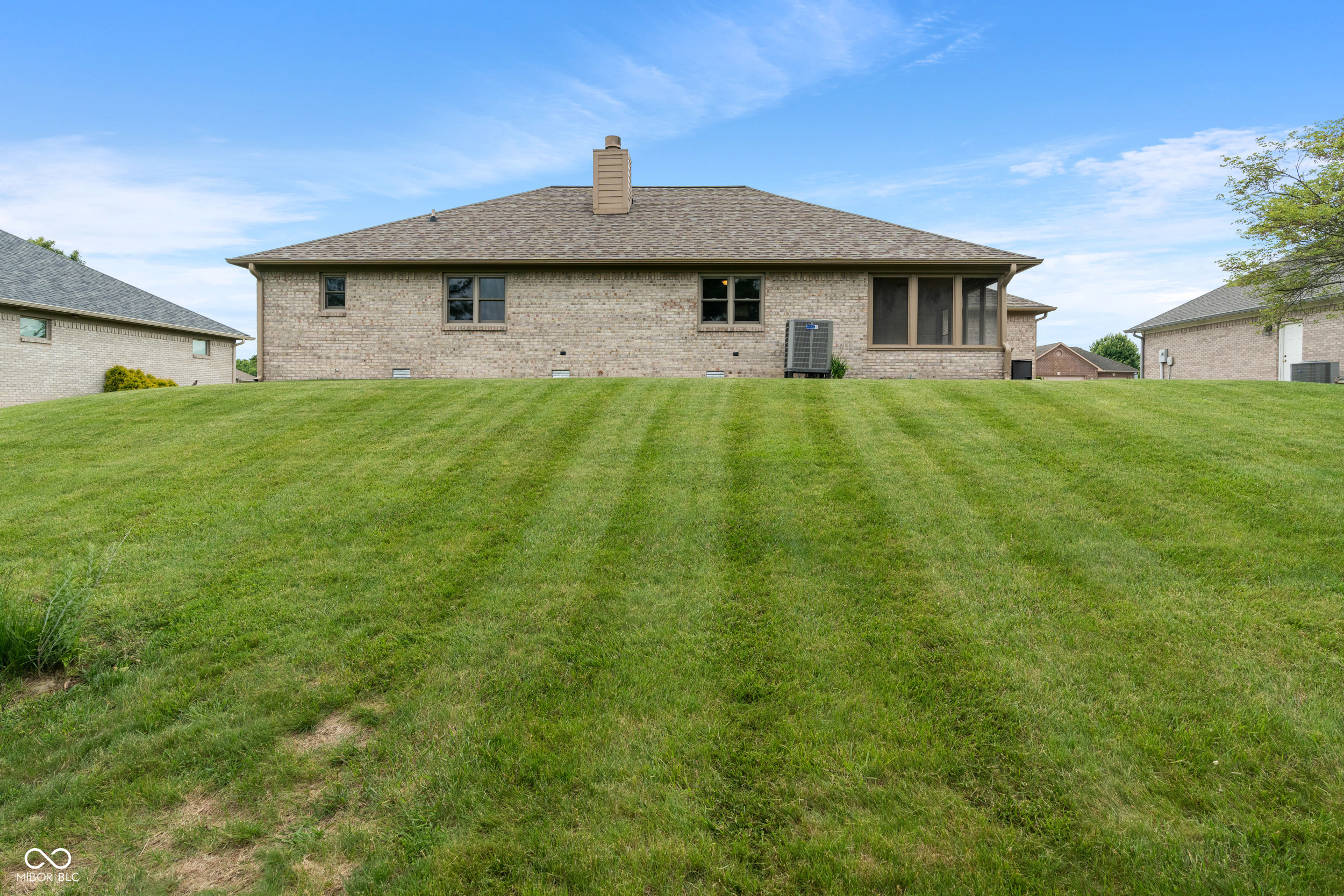2422 Oak Drive