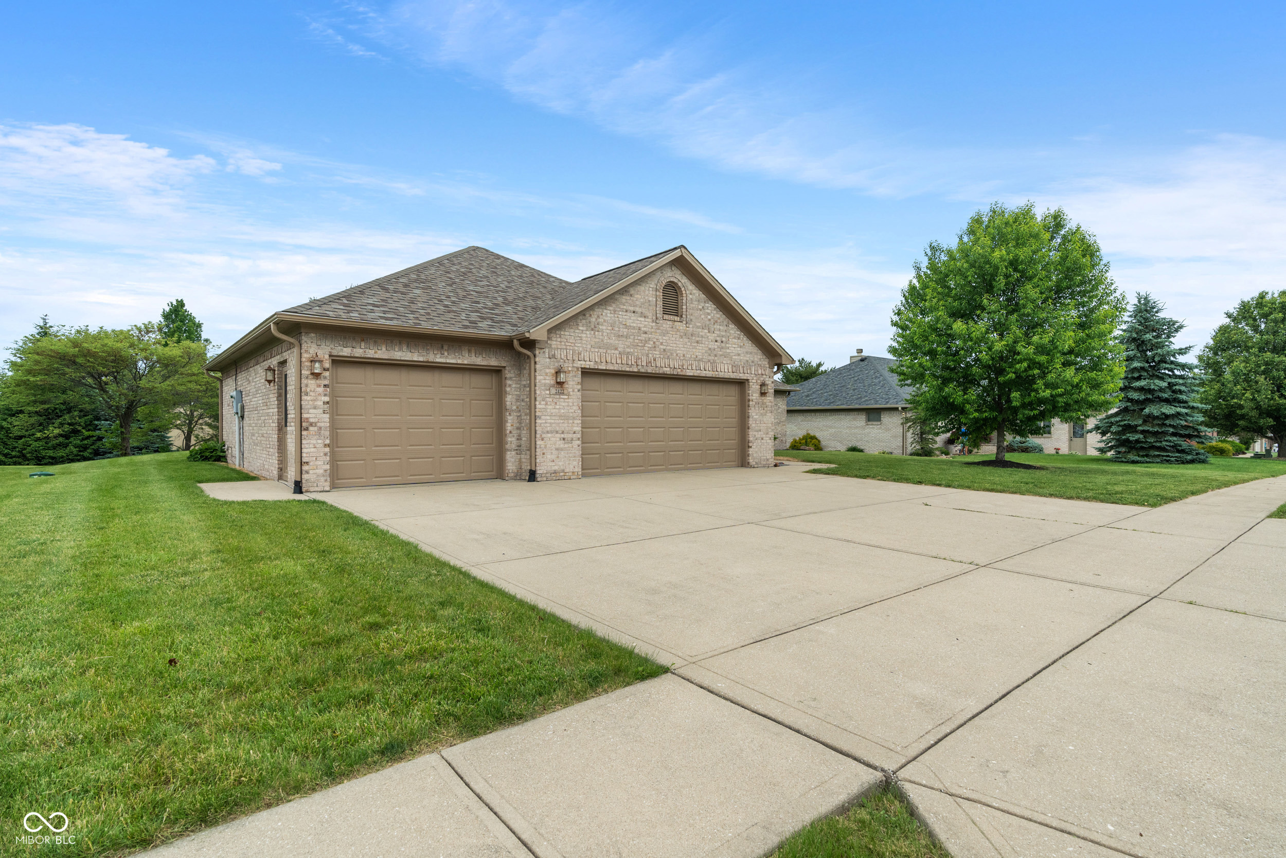 2422 Oak Drive