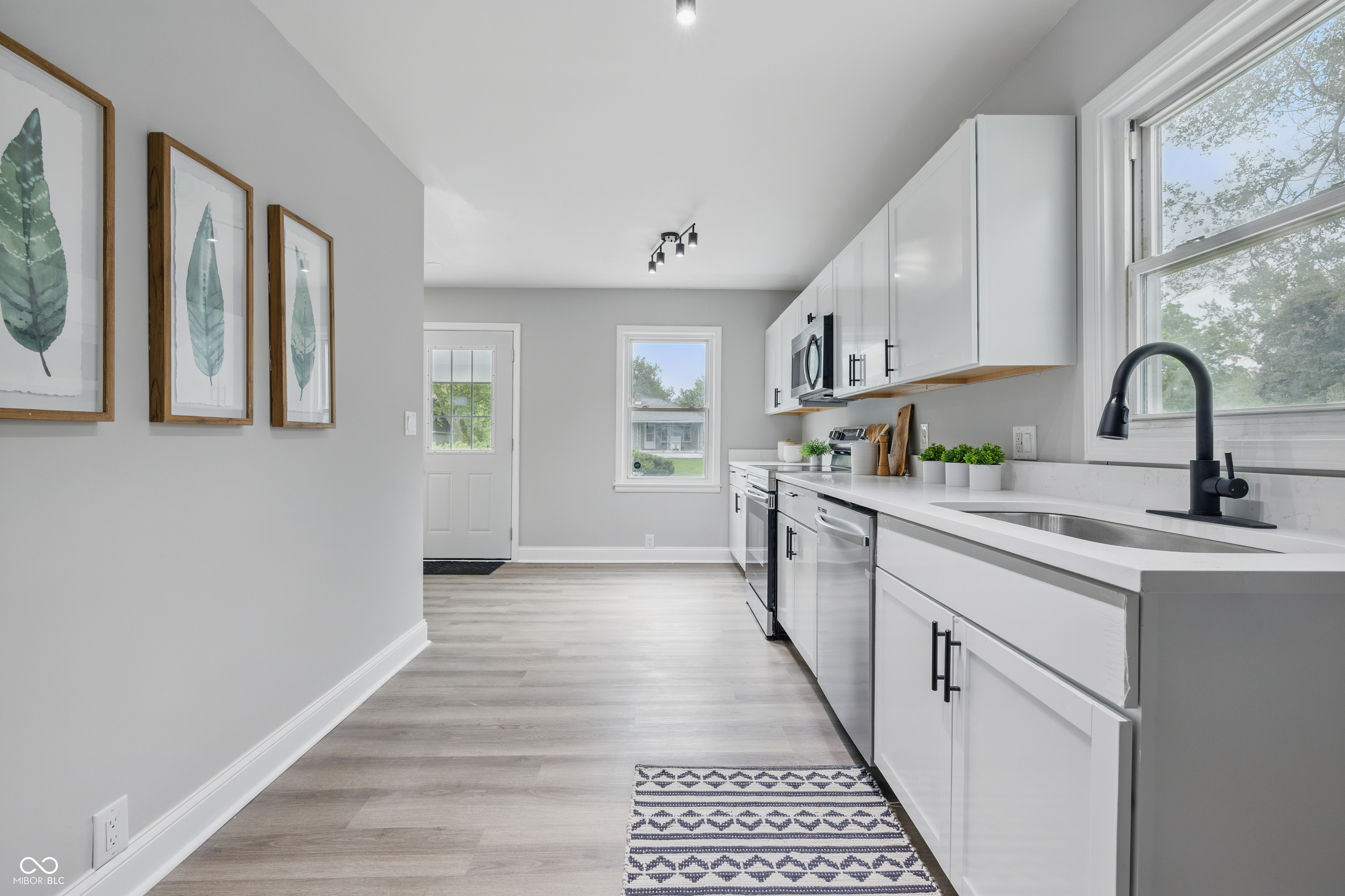 3334 N Chester Avenue