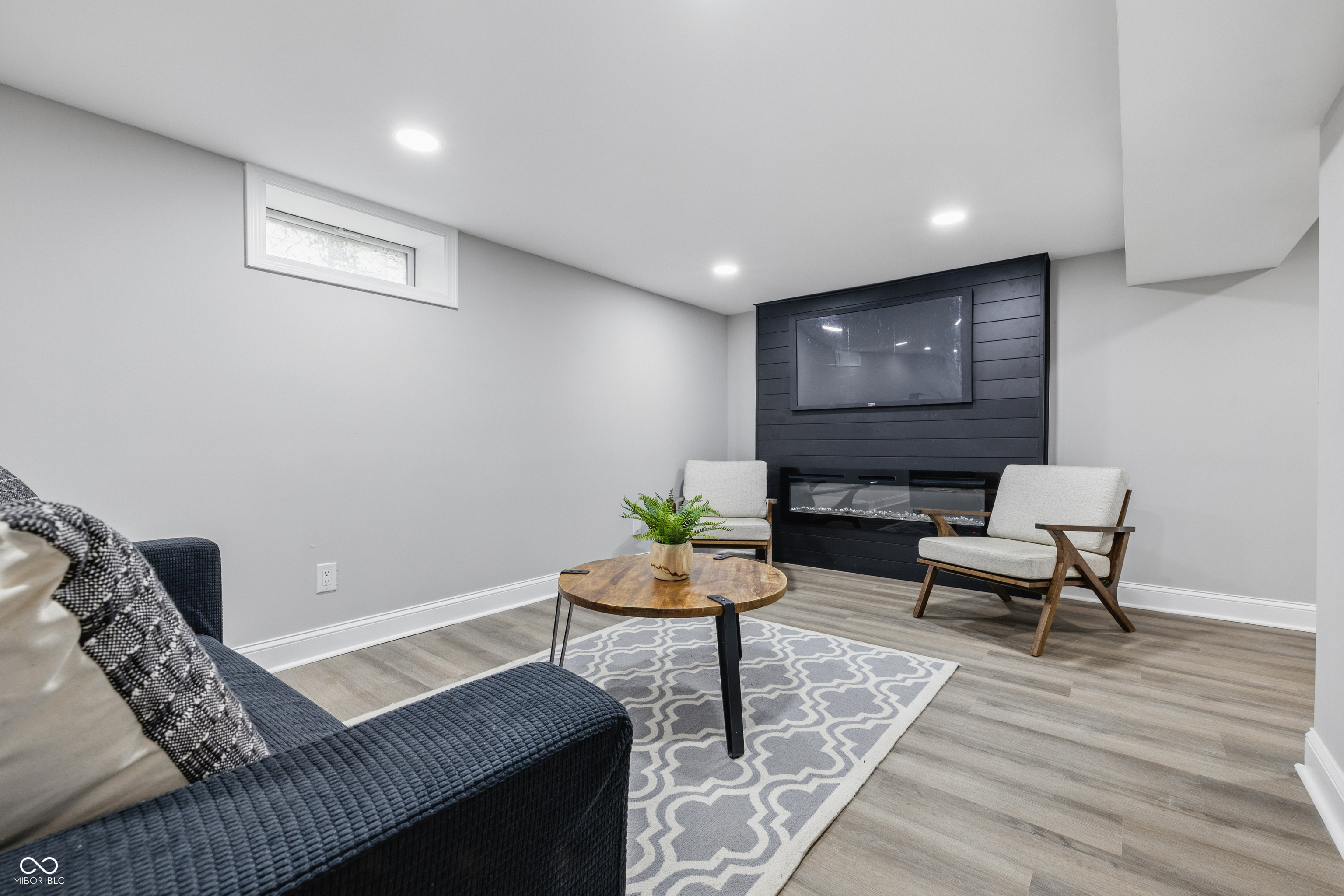 3334 N Chester Avenue