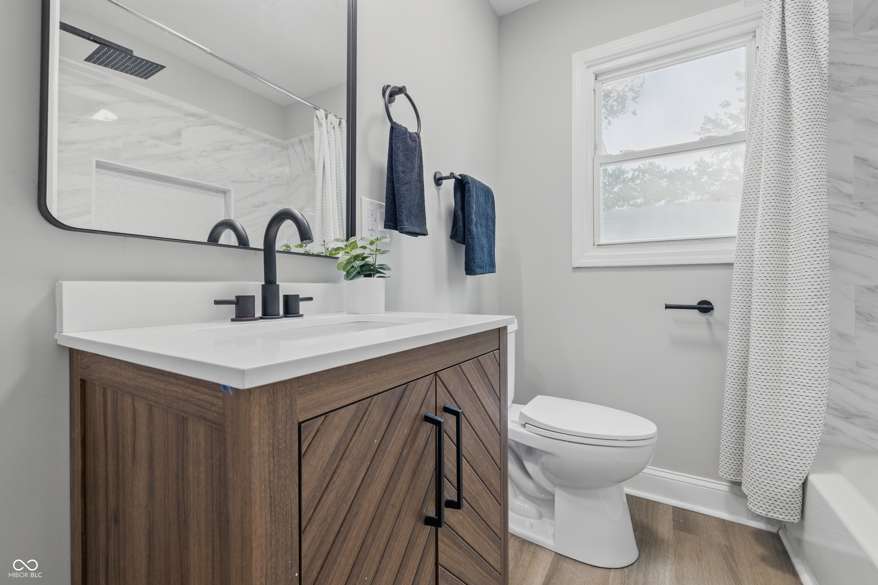 3334 N Chester Avenue