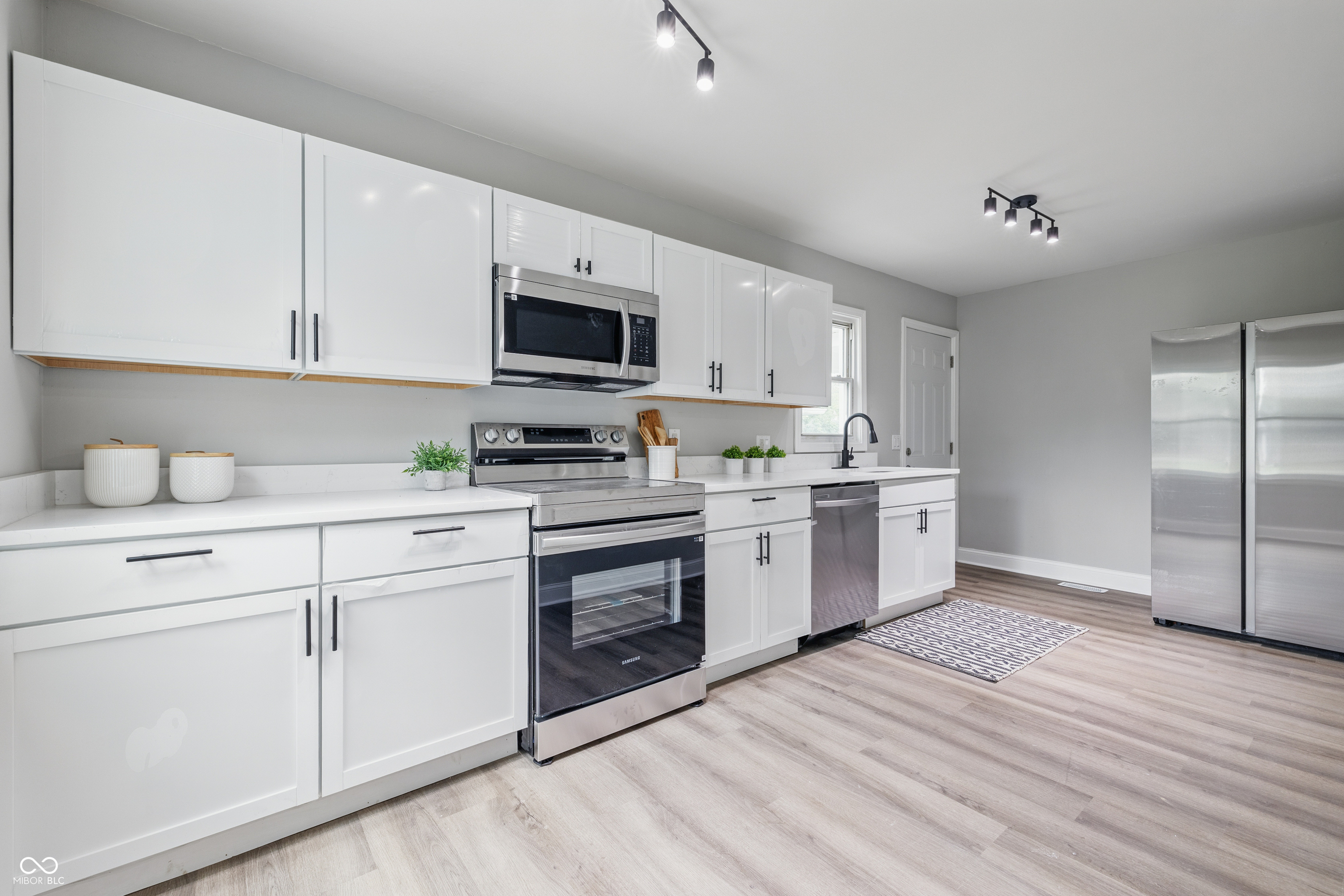 3334 N Chester Avenue