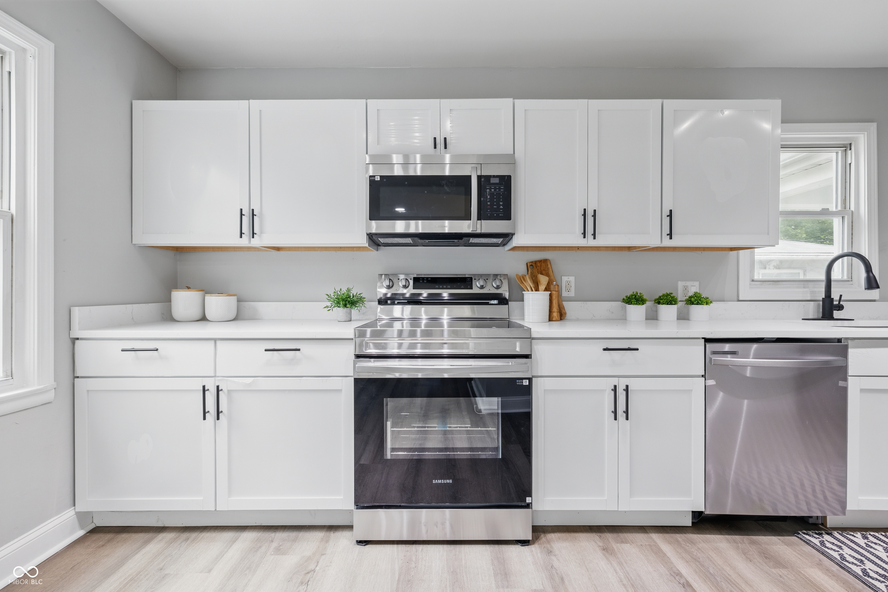 3334 N Chester Avenue