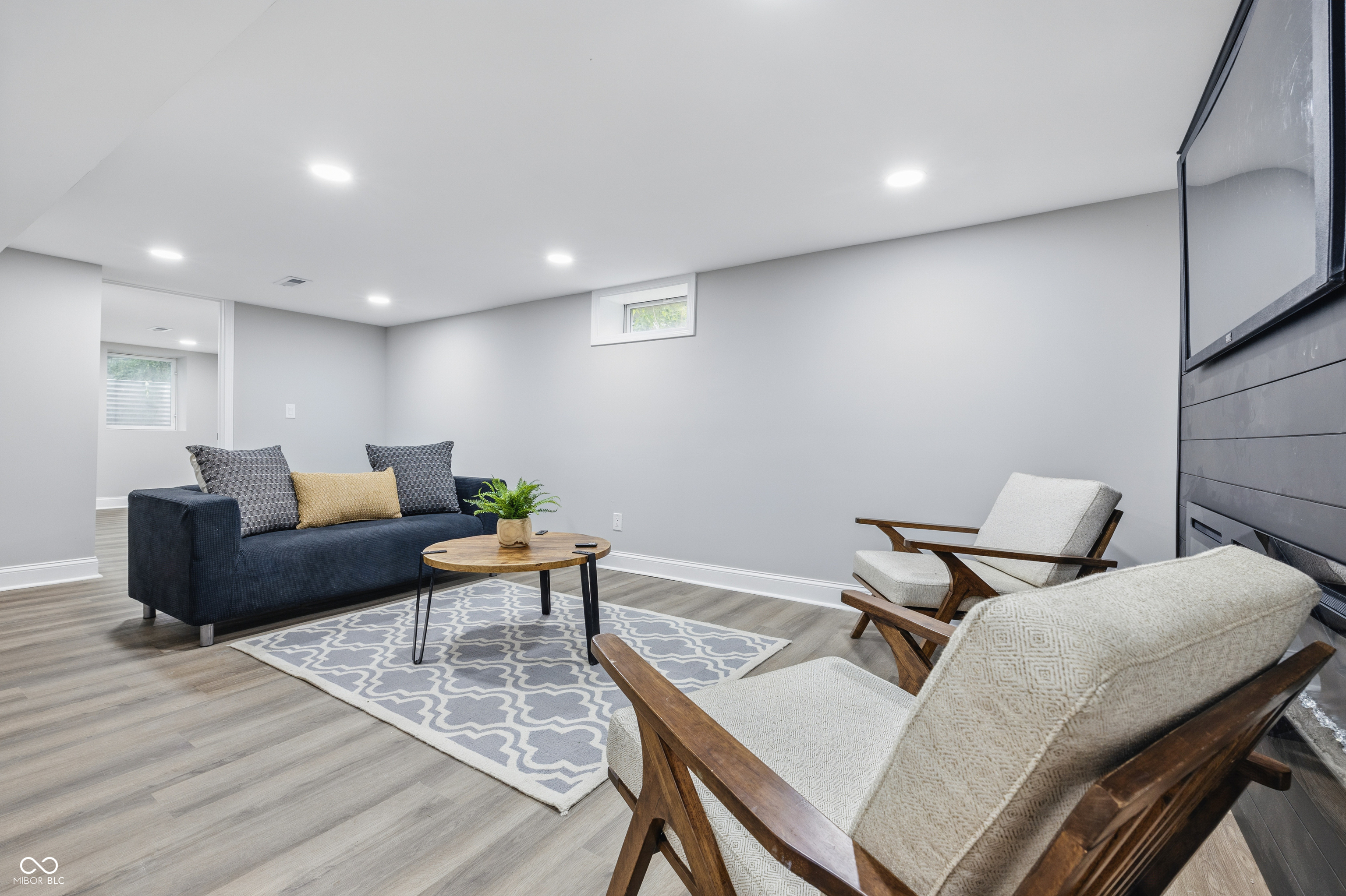 3334 N Chester Avenue