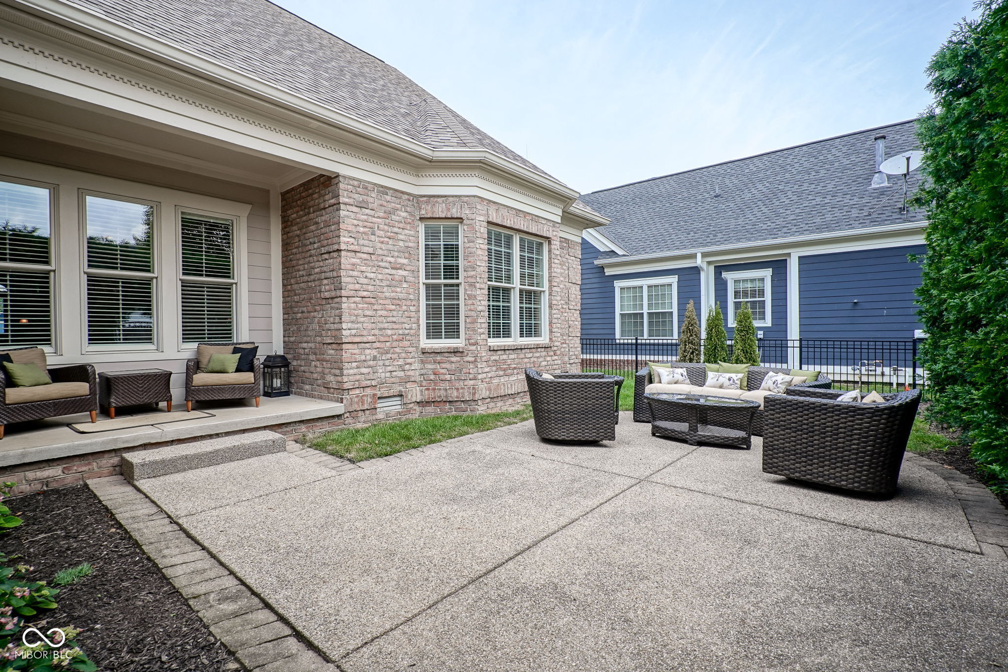 2223 Shaftesbury Road